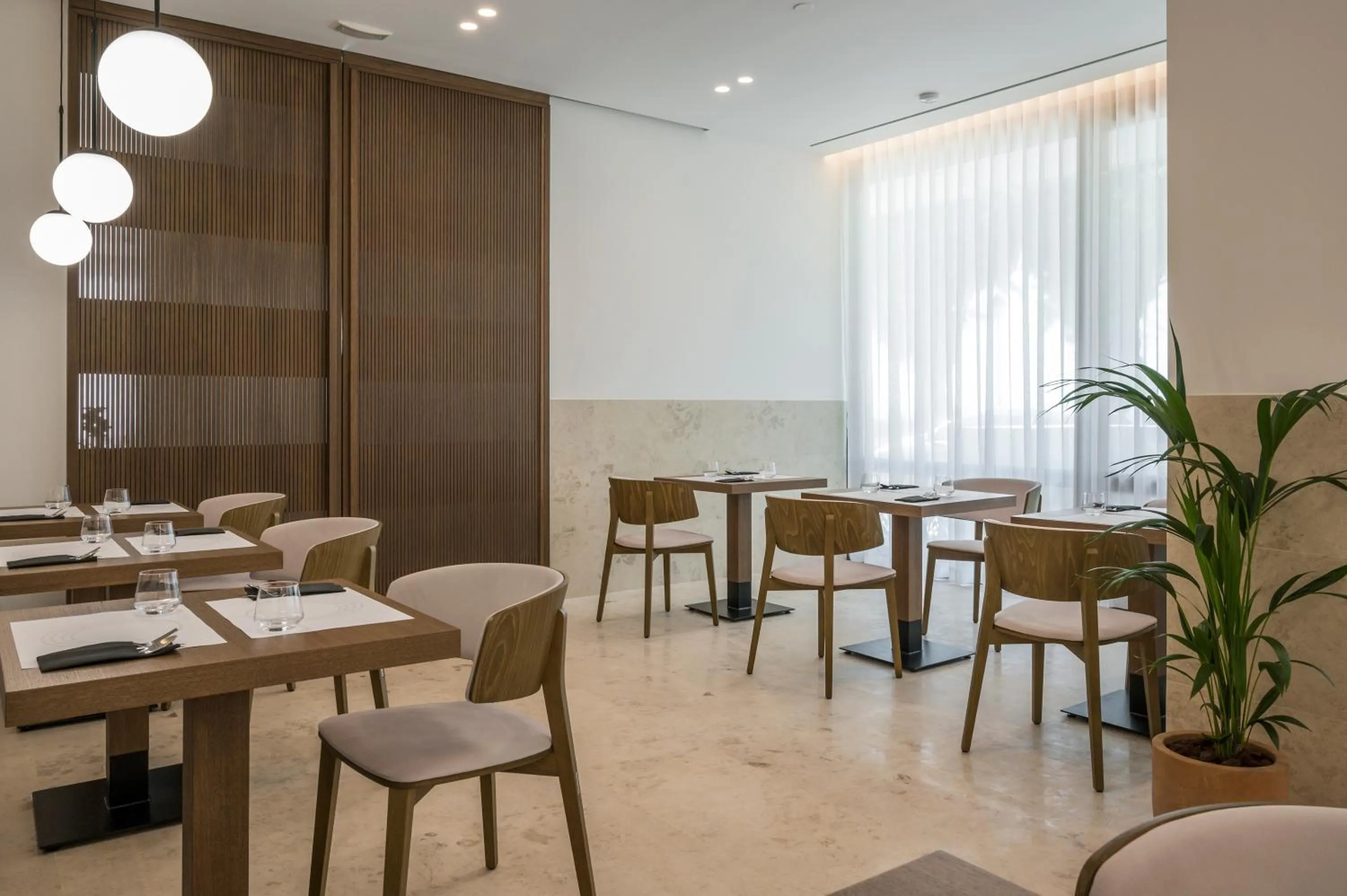 Restaurant/places to eat in SanSal Boutique Hotel