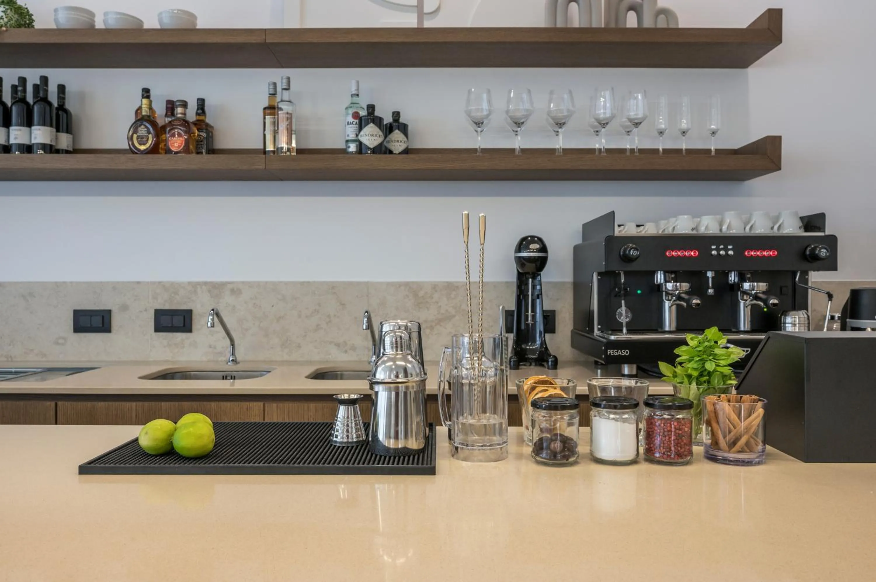 Restaurant/places to eat in SanSal Boutique Hotel