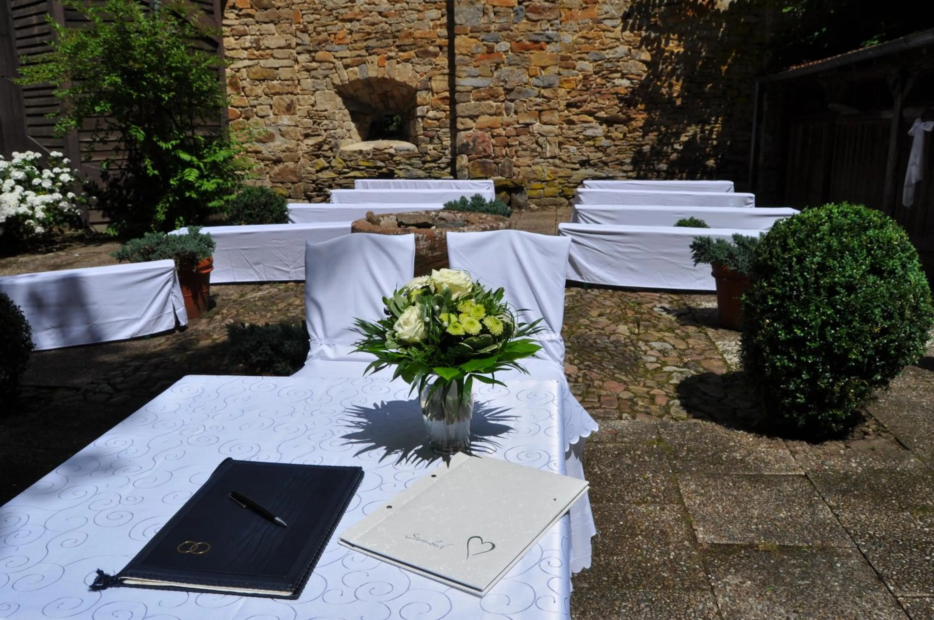 Garden view in Hotel & Restaurant Schaumburger Ritter, Rinteln