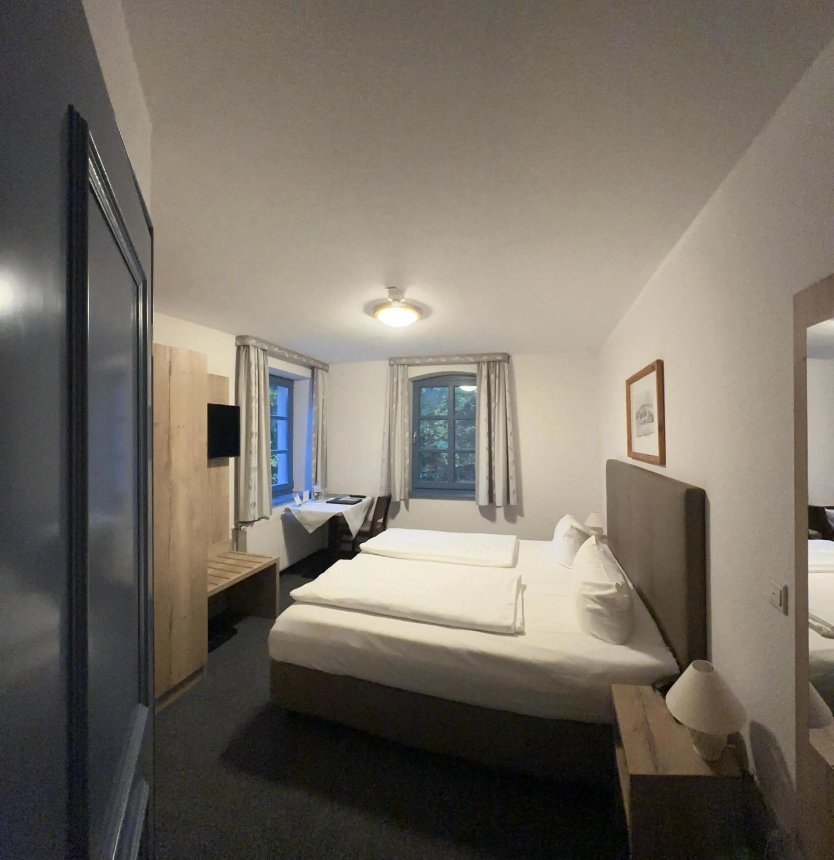 Photo of the whole room, Bed in Hotel & Restaurant Schaumburger Ritter, Rinteln