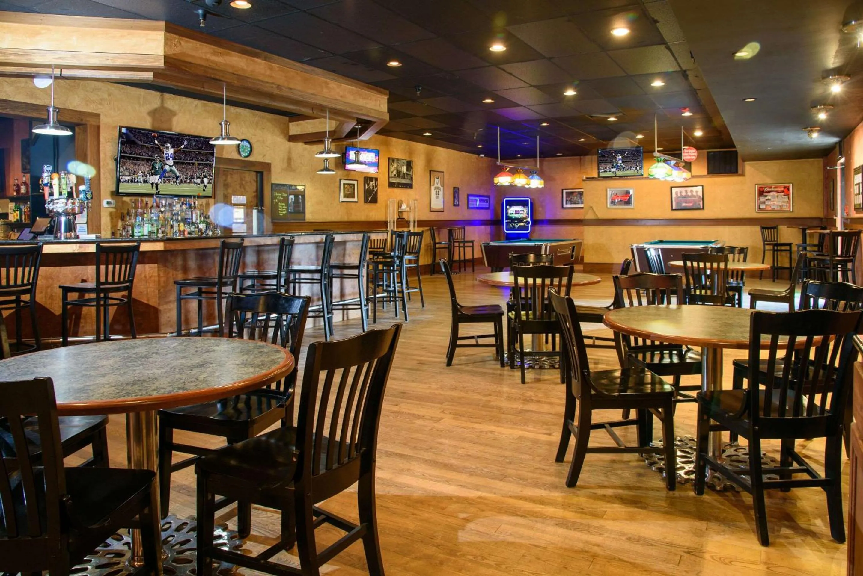 Restaurant/places to eat in Quality Inn