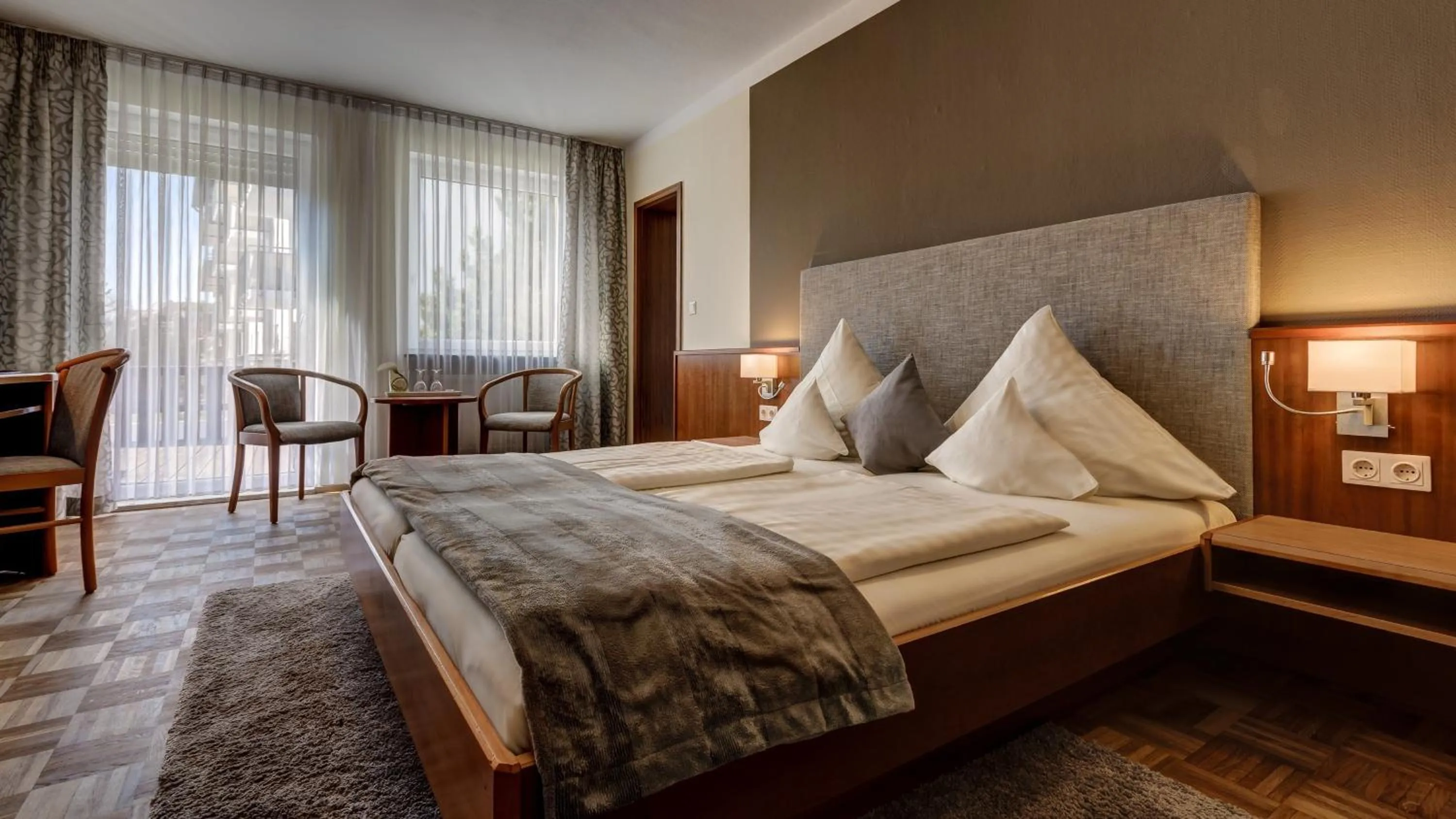 Bed in Hotel Restaurant Weihenstephaner Stuben