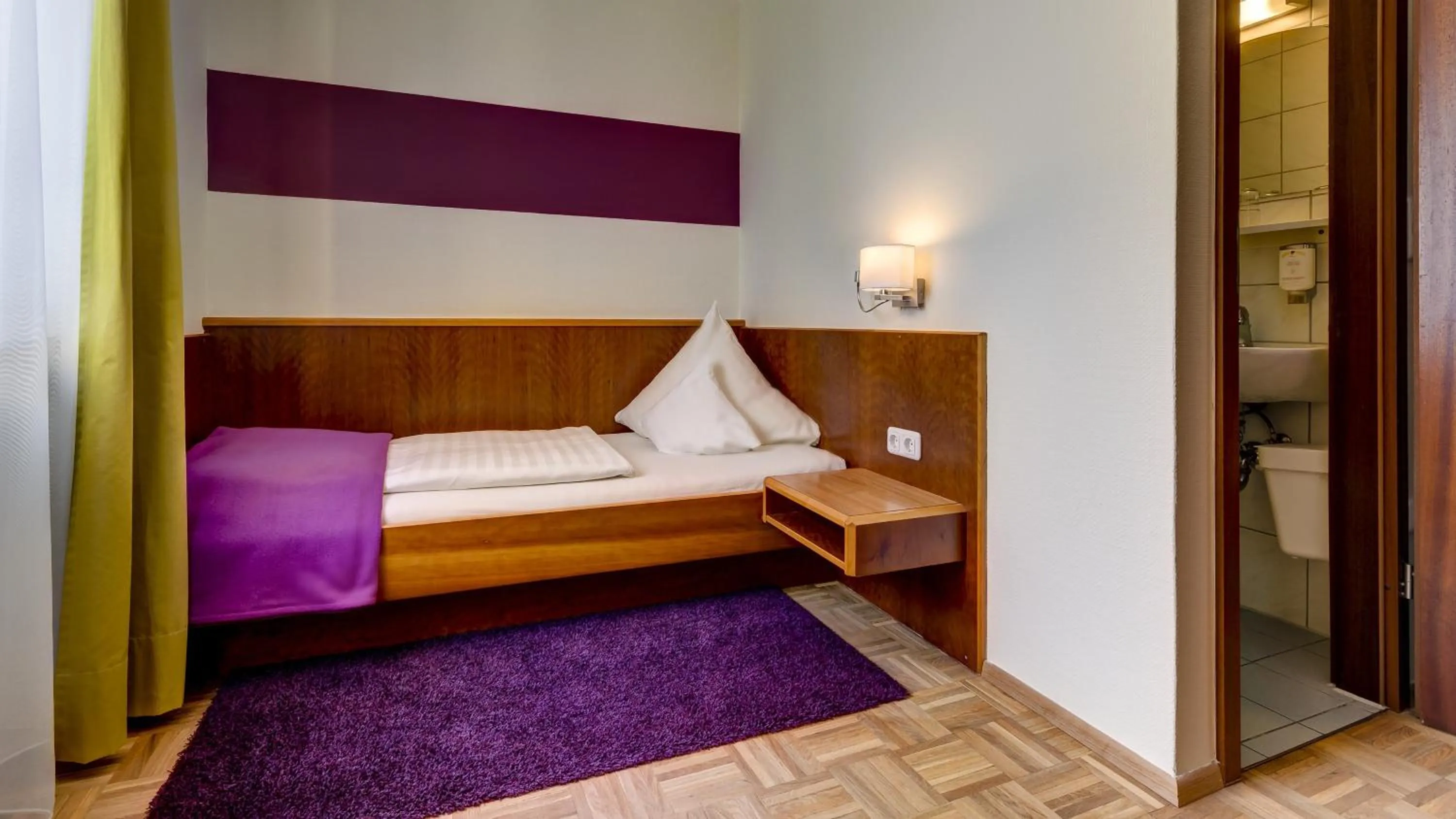 Decorative detail, Bed in Hotel Restaurant Weihenstephaner Stuben