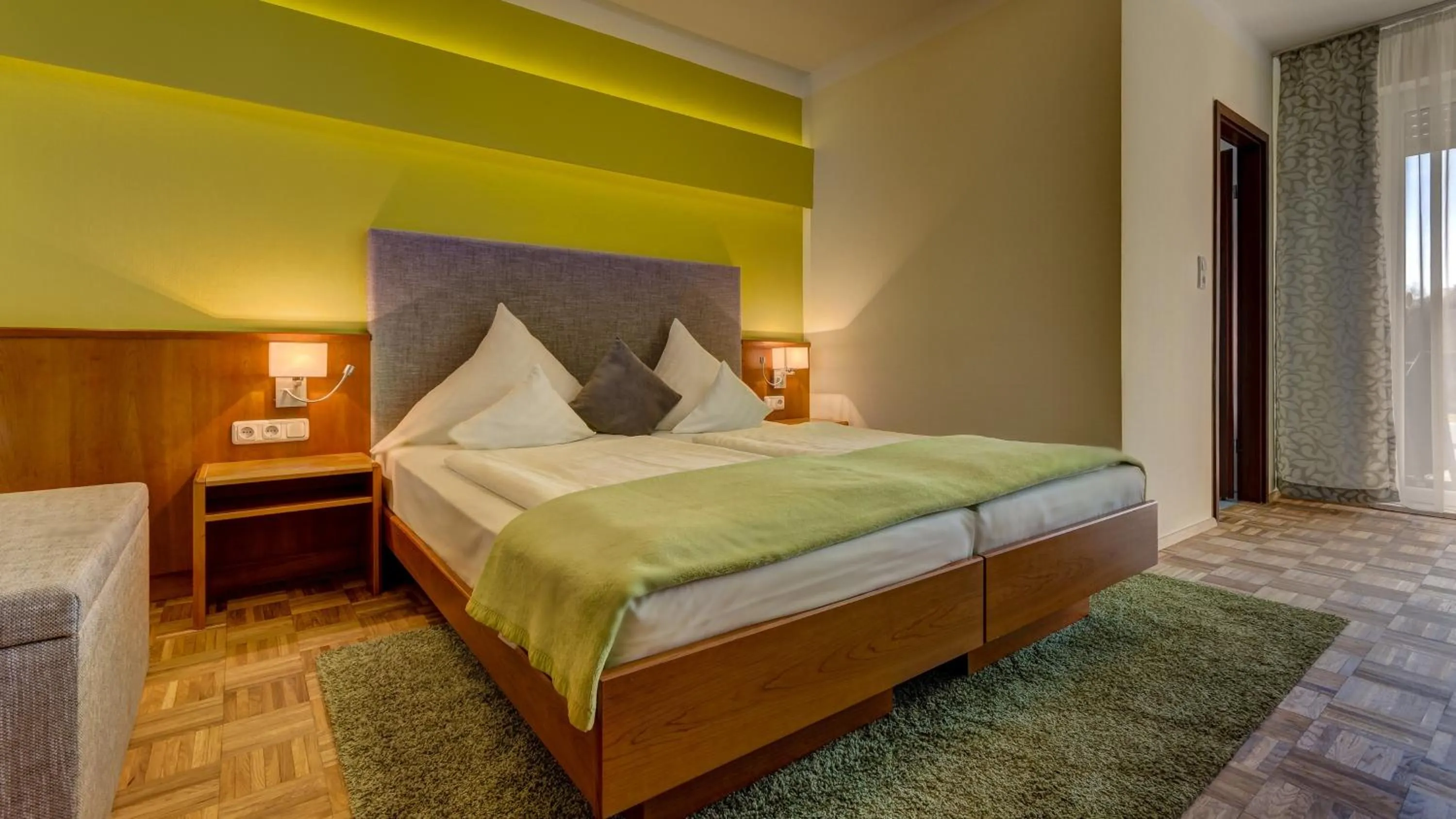 Bed in Hotel Restaurant Weihenstephaner Stuben