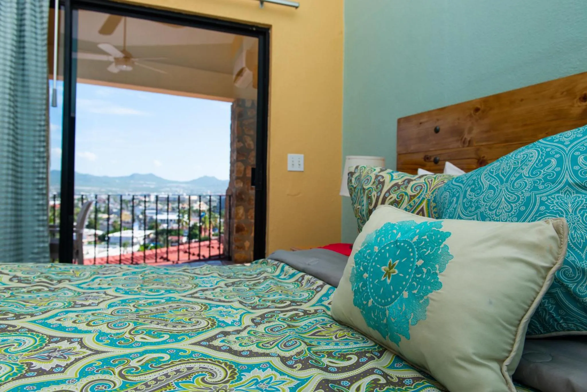 Bed in Marina View Villas