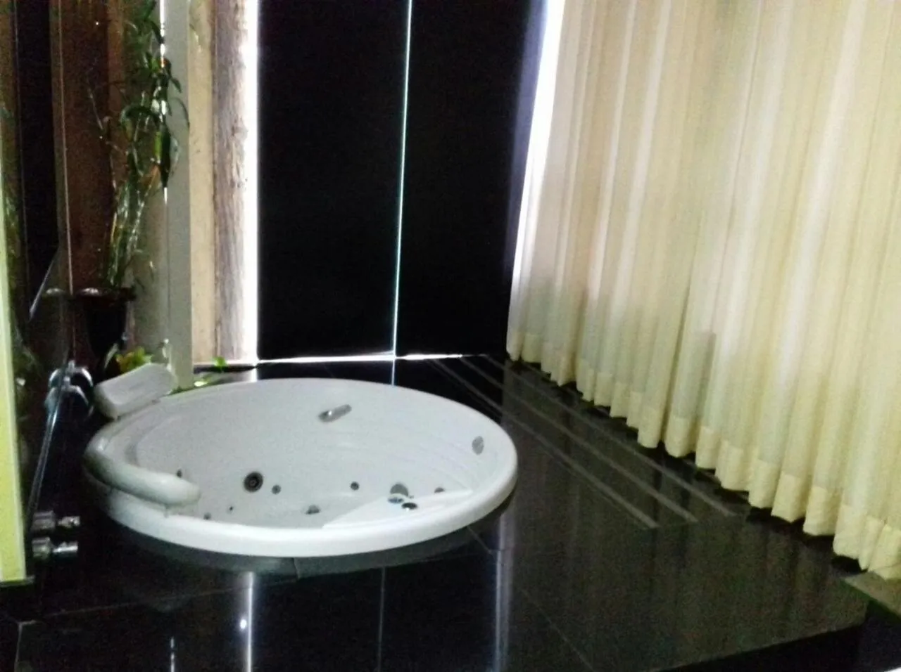 Bath in Manferrari Hotel