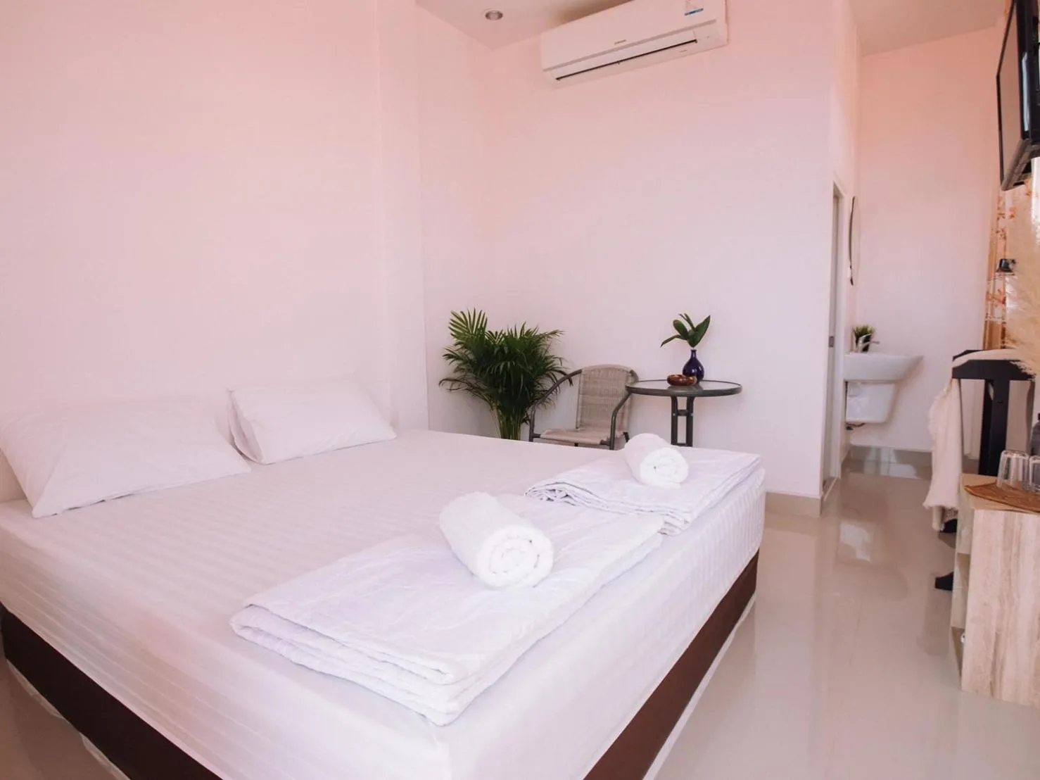 Photo of the whole room, Bed in Phuyafahsai The Resort Khao Kho