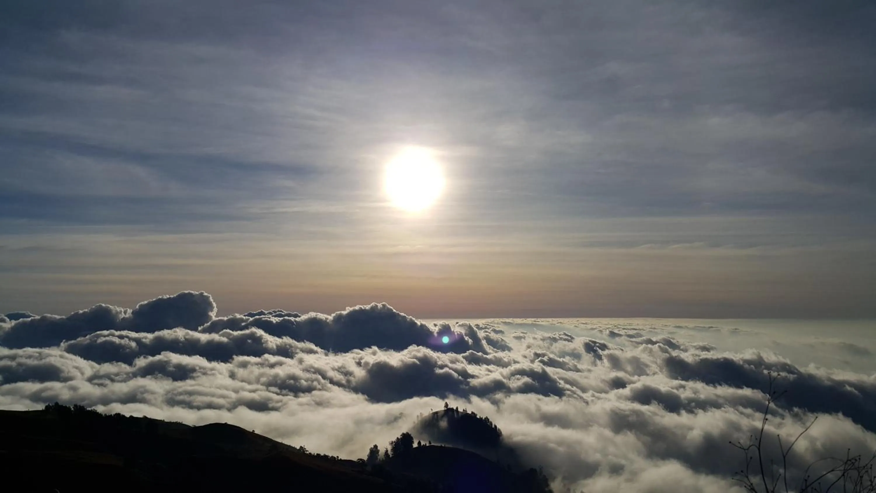 Hiking in Rinjani Beach Eco Resort