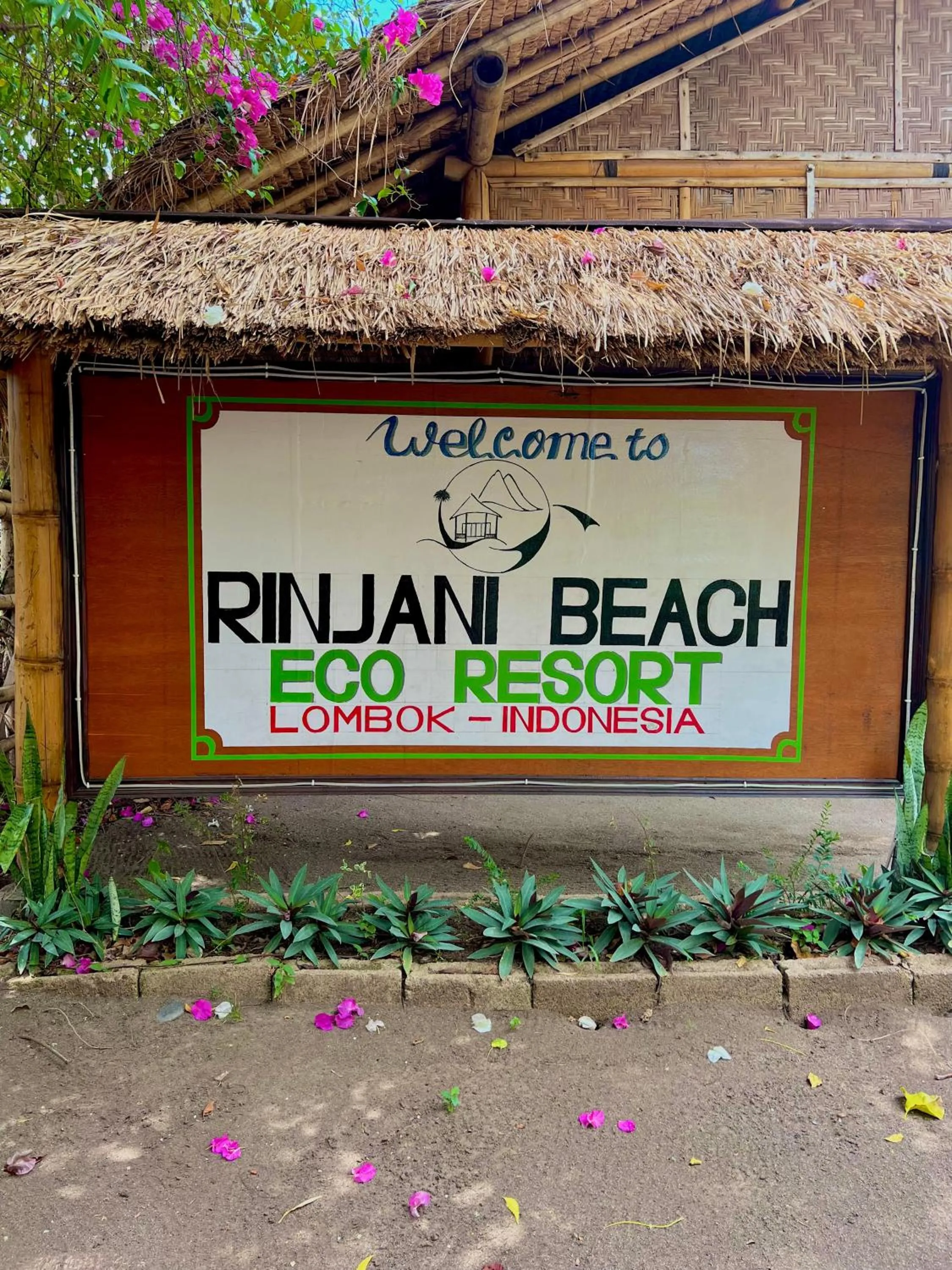 Facade/entrance in Rinjani Beach Eco Resort