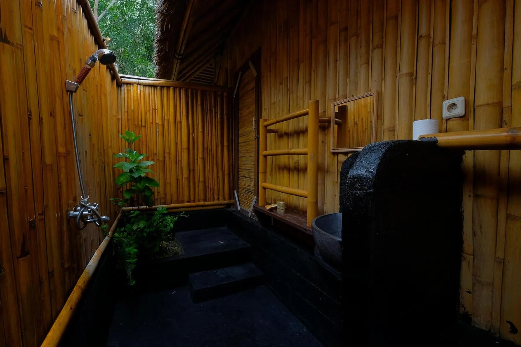 Bathroom in Rinjani Beach Eco Resort