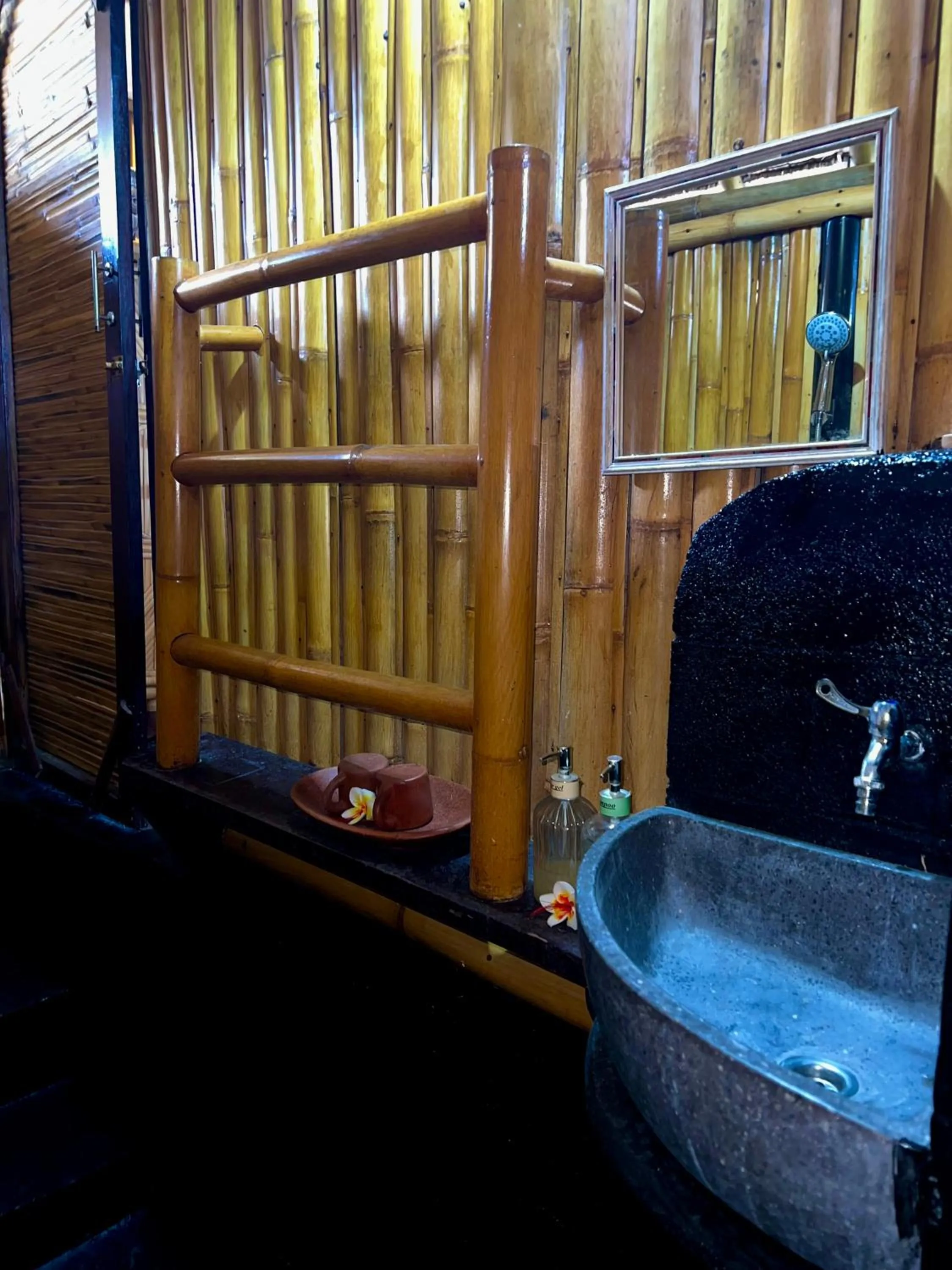 Bathroom in Rinjani Beach Eco Resort