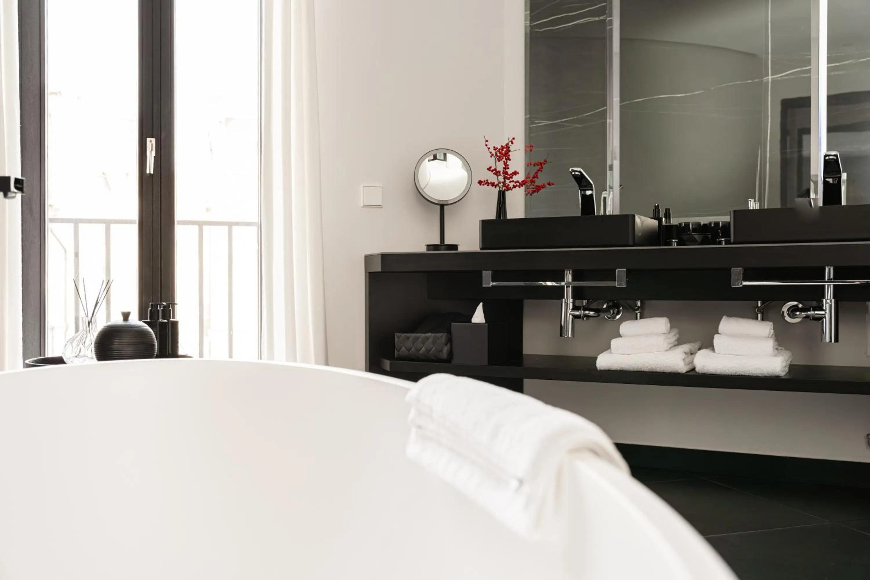 Bathroom, Bed in A-ROSA Hotel Ceres am Meer - Adults Only