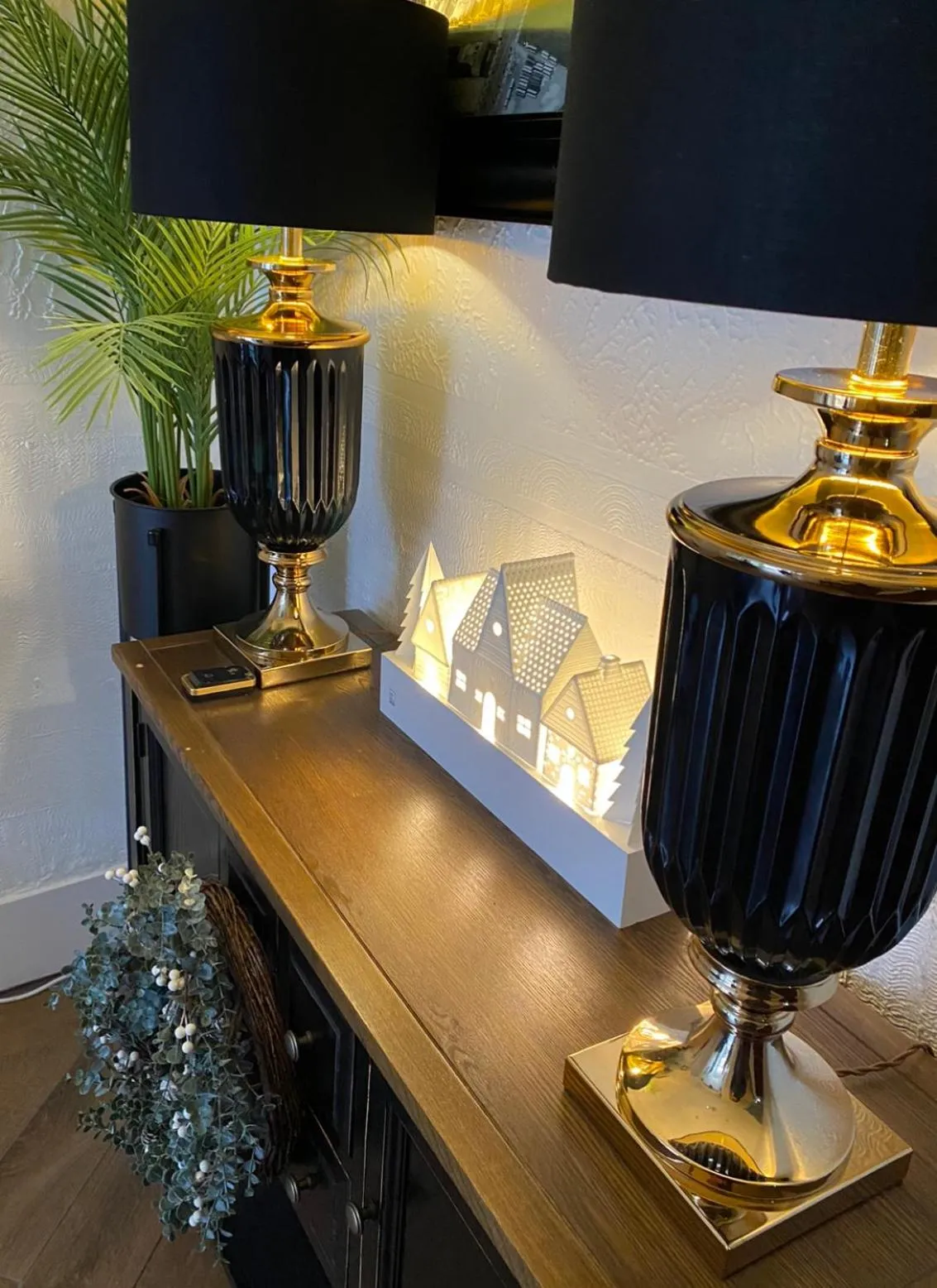 Text overlay in Oak Alyn Hotel