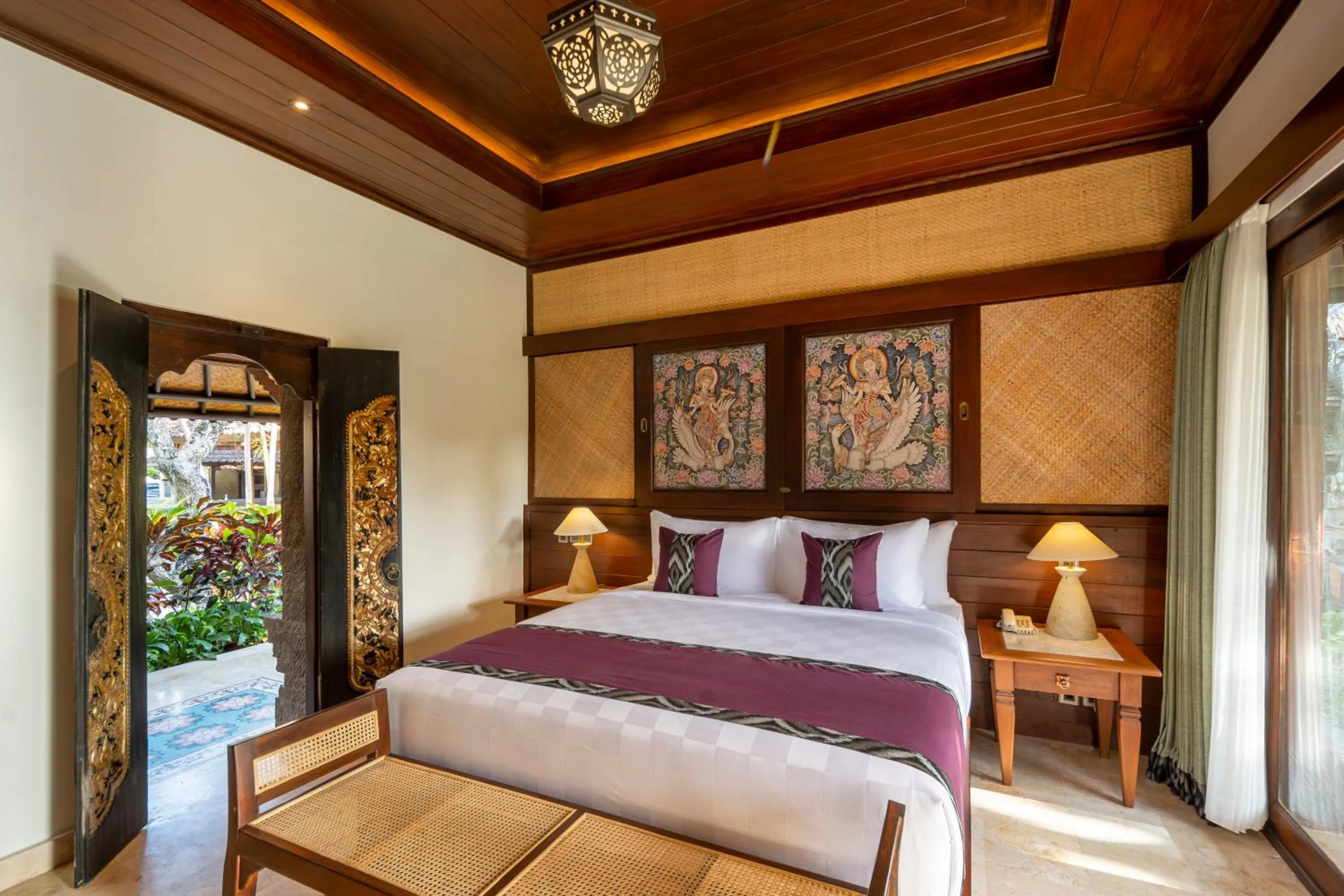 Bed in Puri Saraswati Dijiwa Ubud