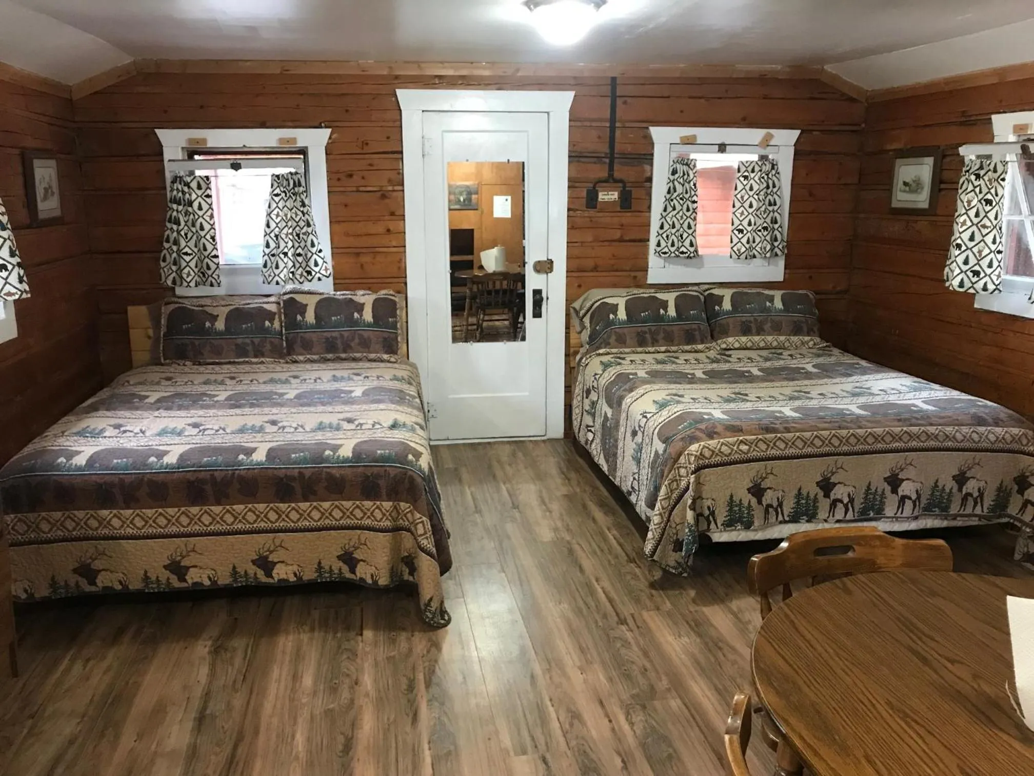 Bed in Grandview Cabins & RV Resort