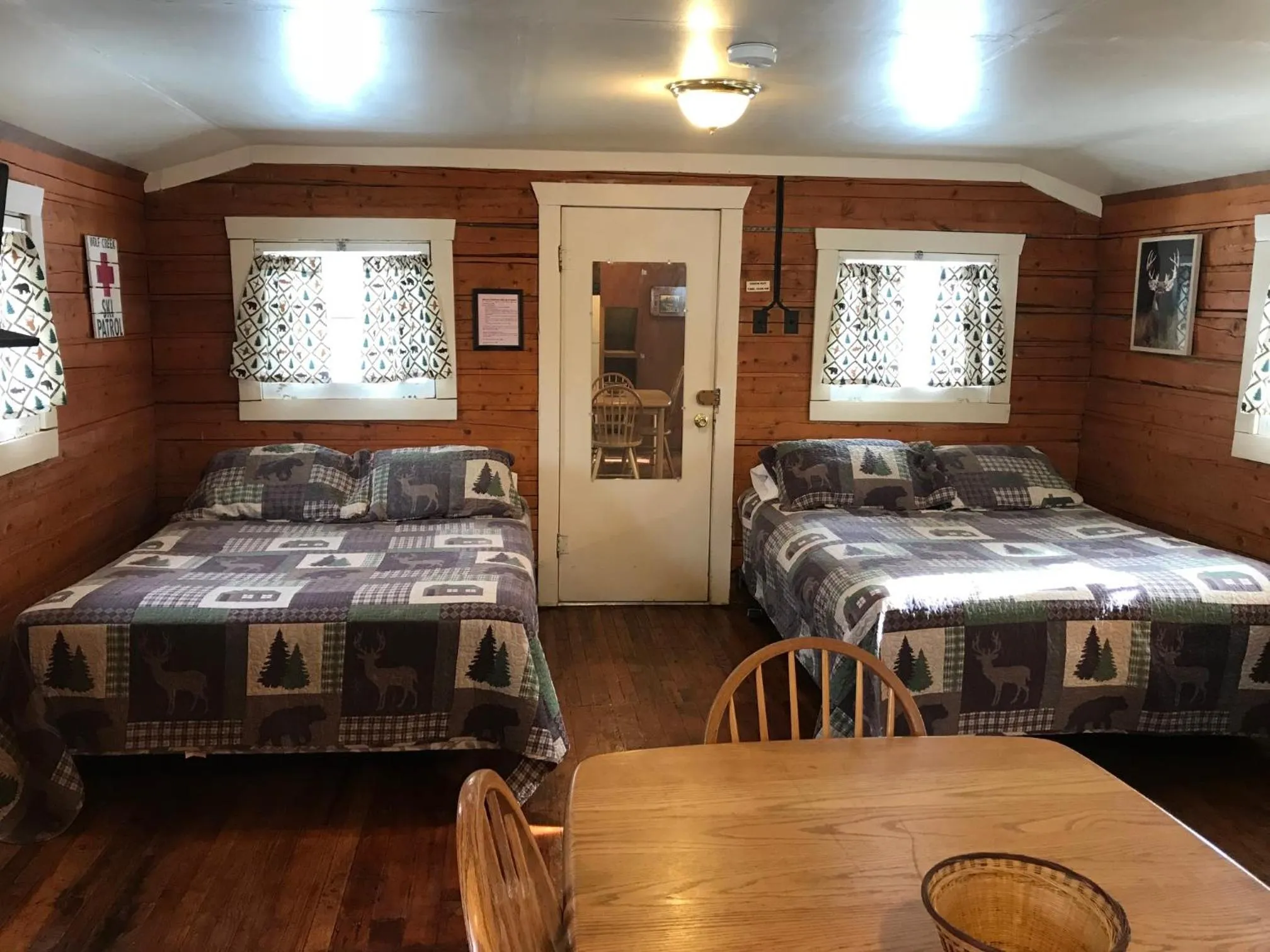 Bed in Grandview Cabins & RV Resort