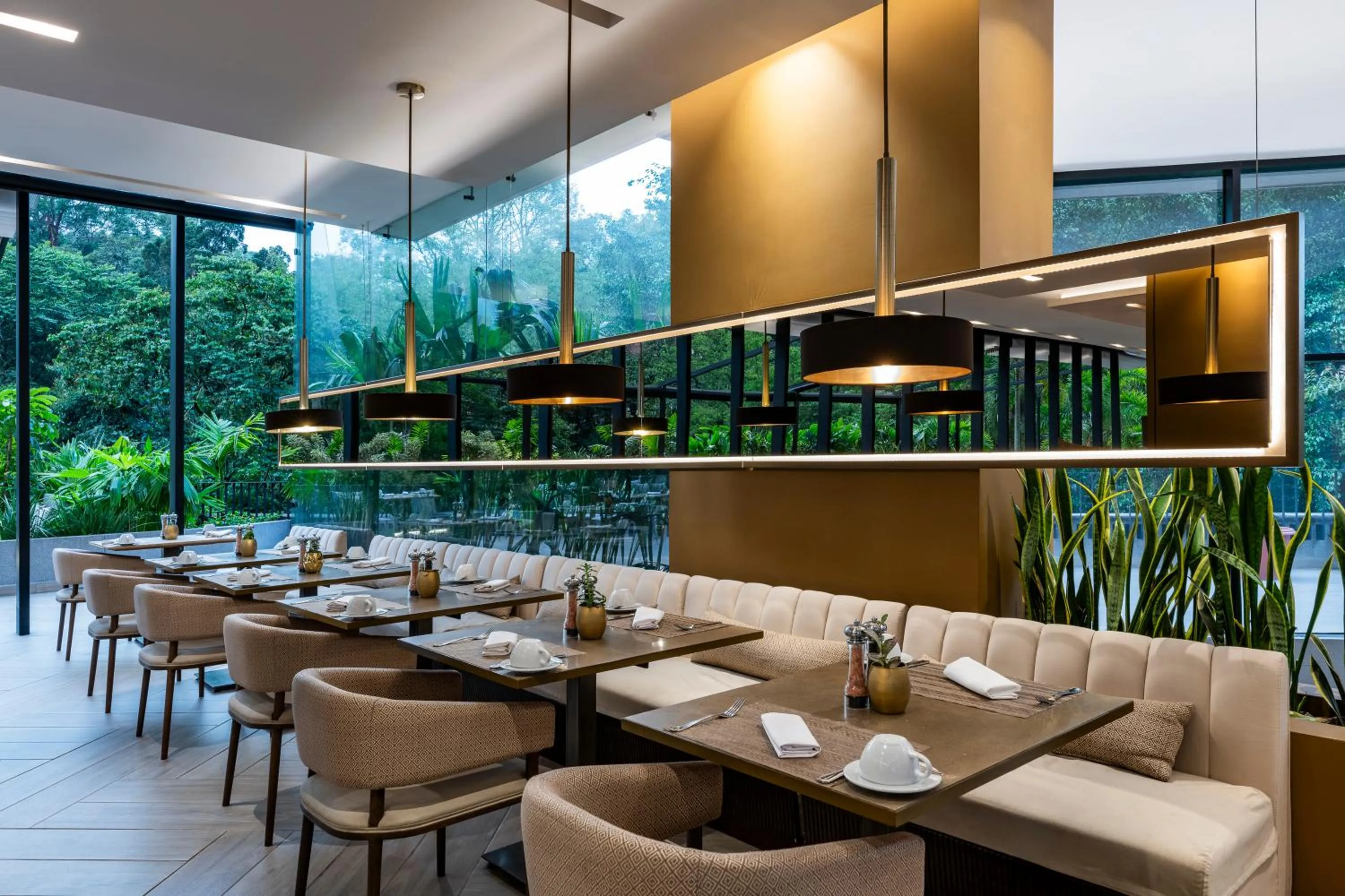 Restaurant/places to eat in Hotel York Luxury Suites Medellin by Preferred