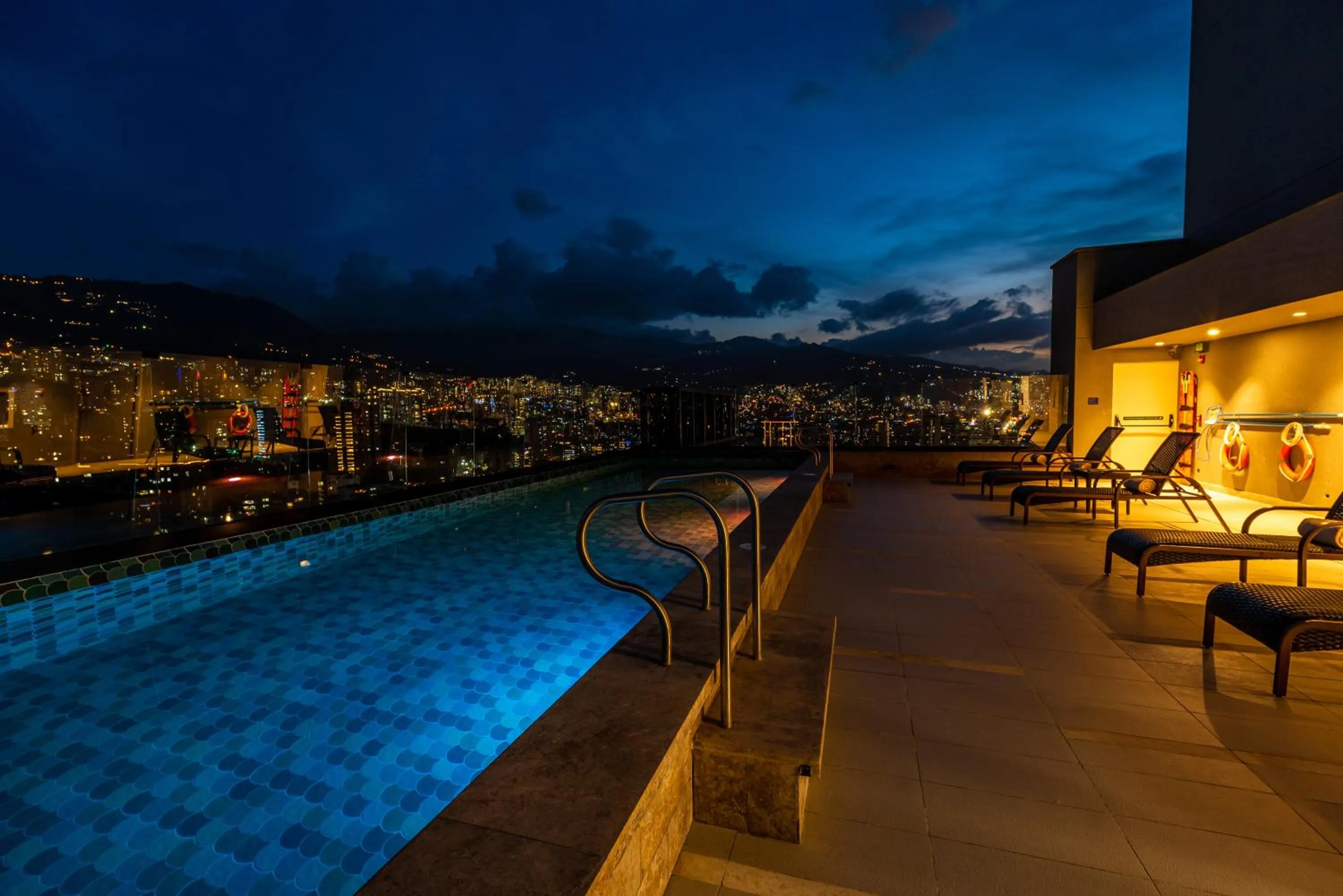 Swimming pool in Hotel York Luxury Suites Medellin by Preferred