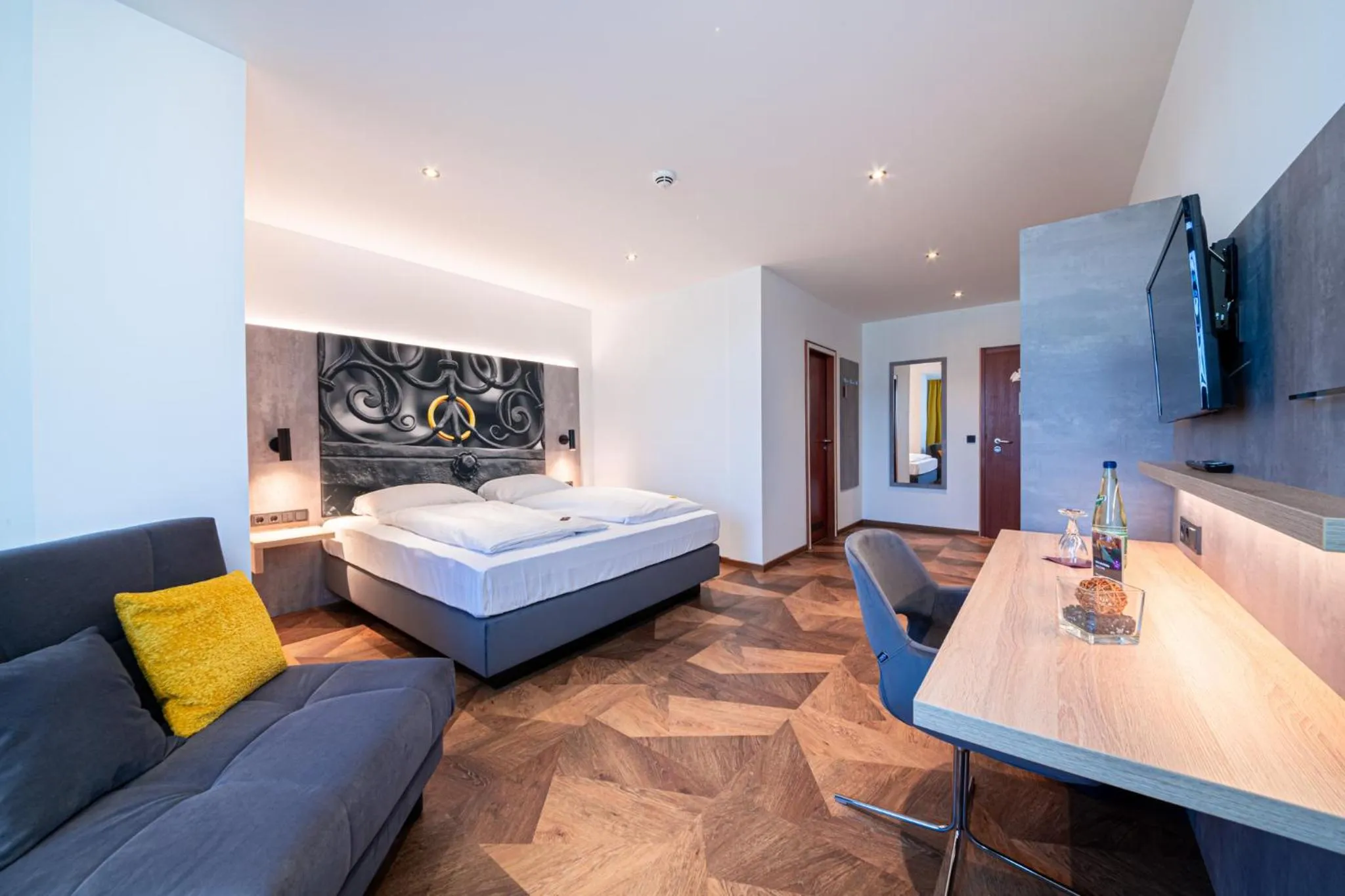 Photo of the whole room, Bed in Arotel Best living Nürnberg