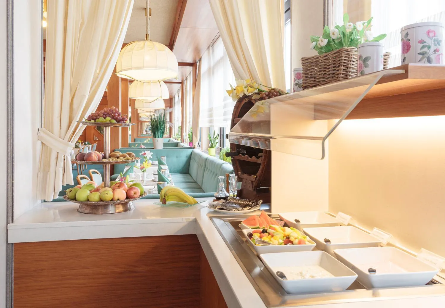 Buffet breakfast in Arotel Best living Nürnberg