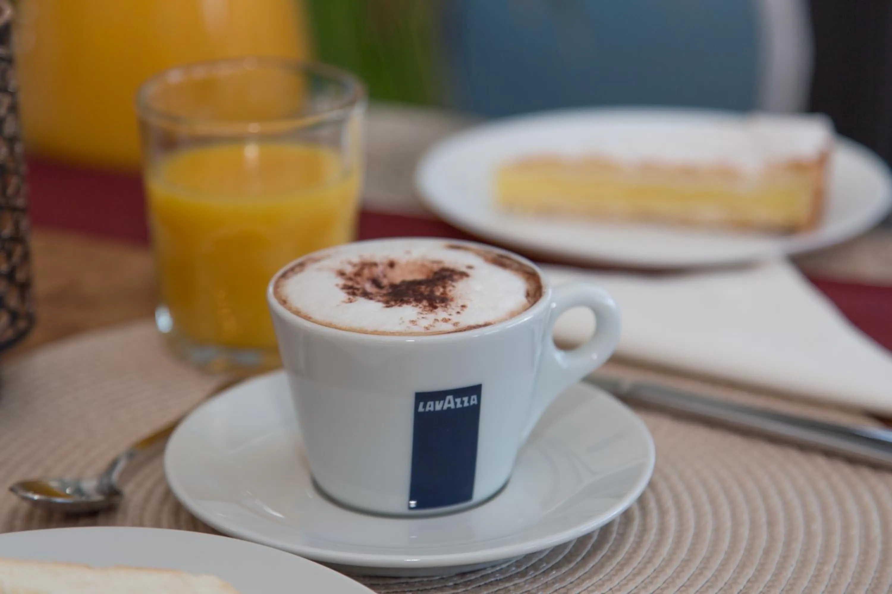 Breakfast in Hotel Chalet del Lago