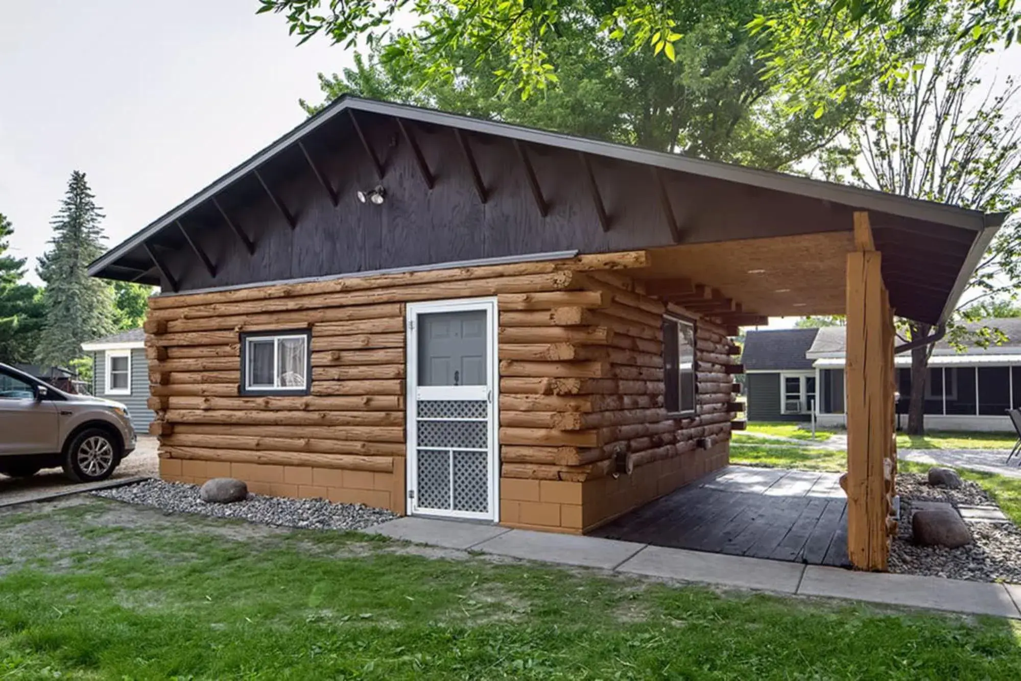 One-Bedroom Chalet in Big River Escape Riverside Cabins One-Bedroom Chalet in Big River Escape Riverside Cabins