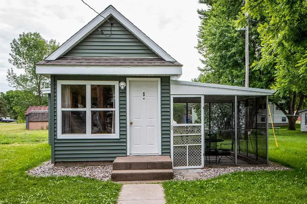 One-Bedroom Chalet in Big River Escape Riverside Cabins One-Bedroom Chalet in Big River Escape Riverside Cabins