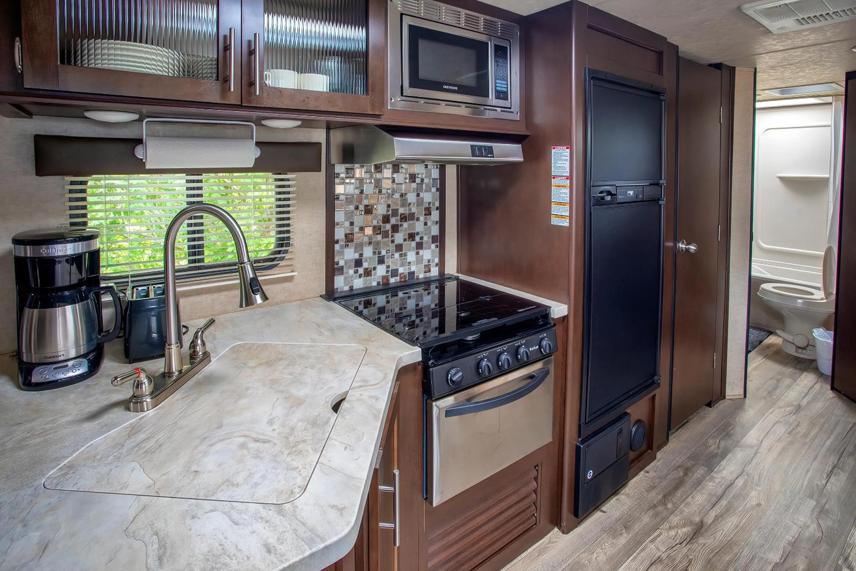 Kitchen or kitchenette in Big River Escape Riverside Cabins