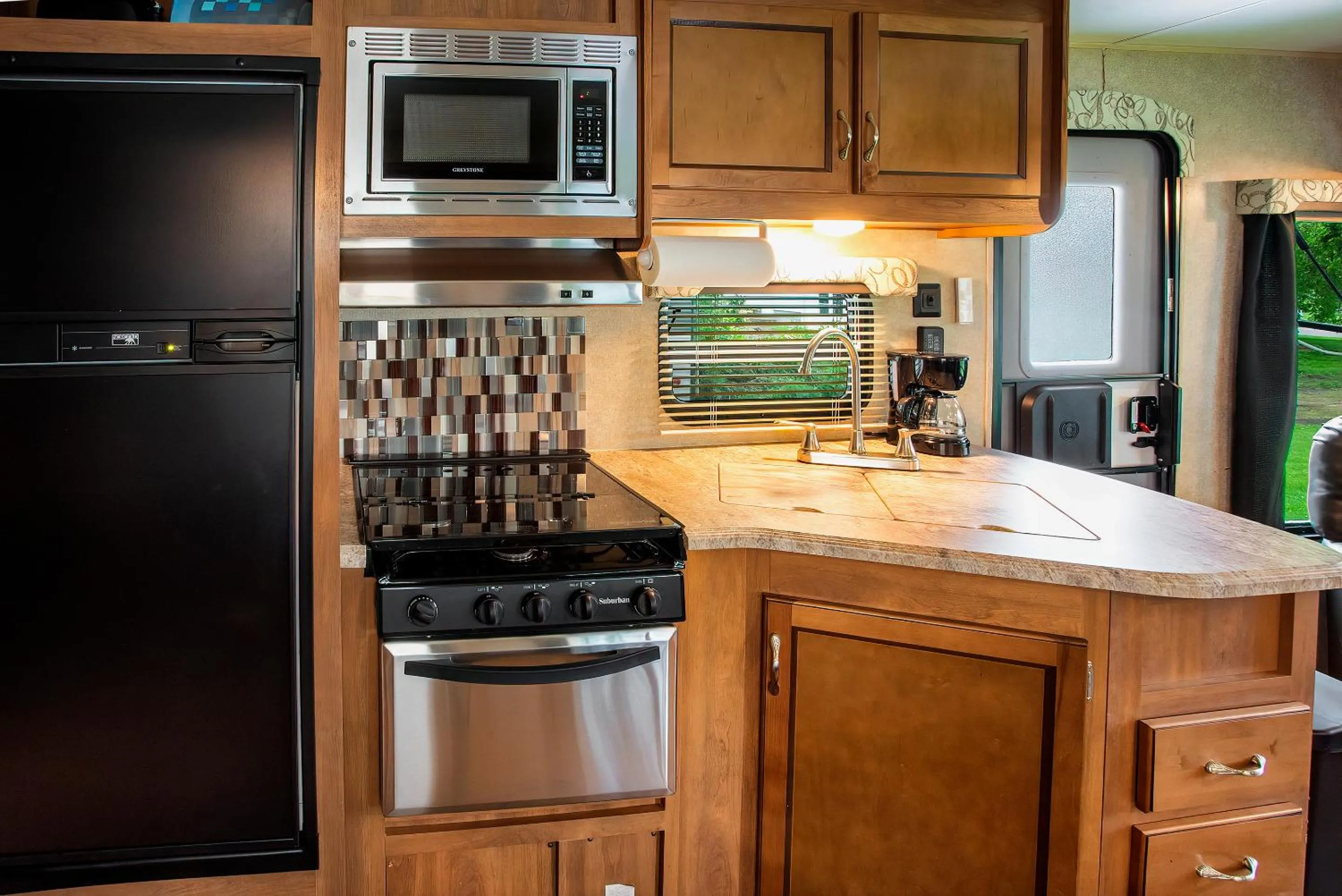 Kitchen or kitchenette in Big River Escape Riverside Cabins