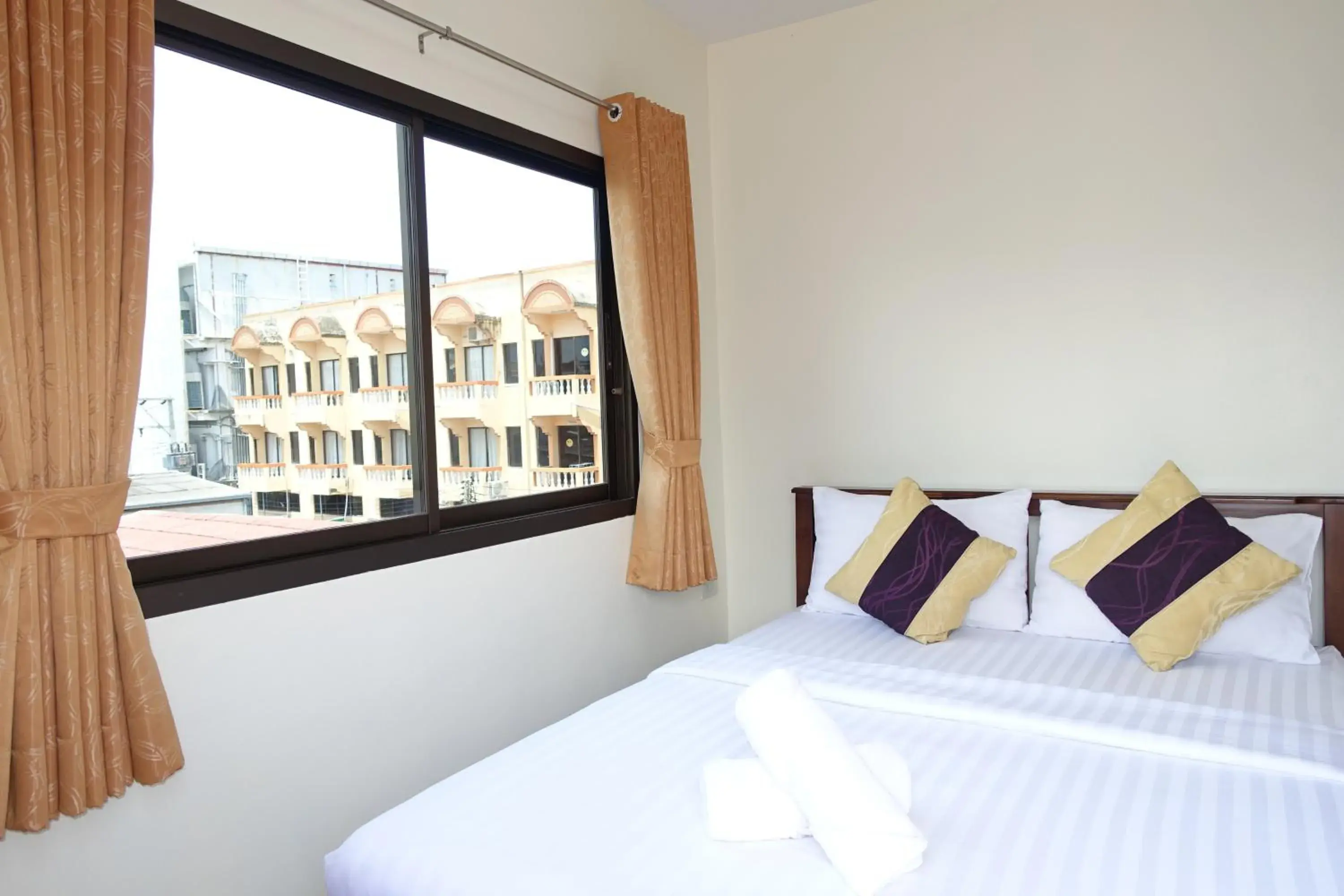 Superior Double Room in Baan Taweesuk Guest House Superior Double Room in Baan Taweesuk Guest House