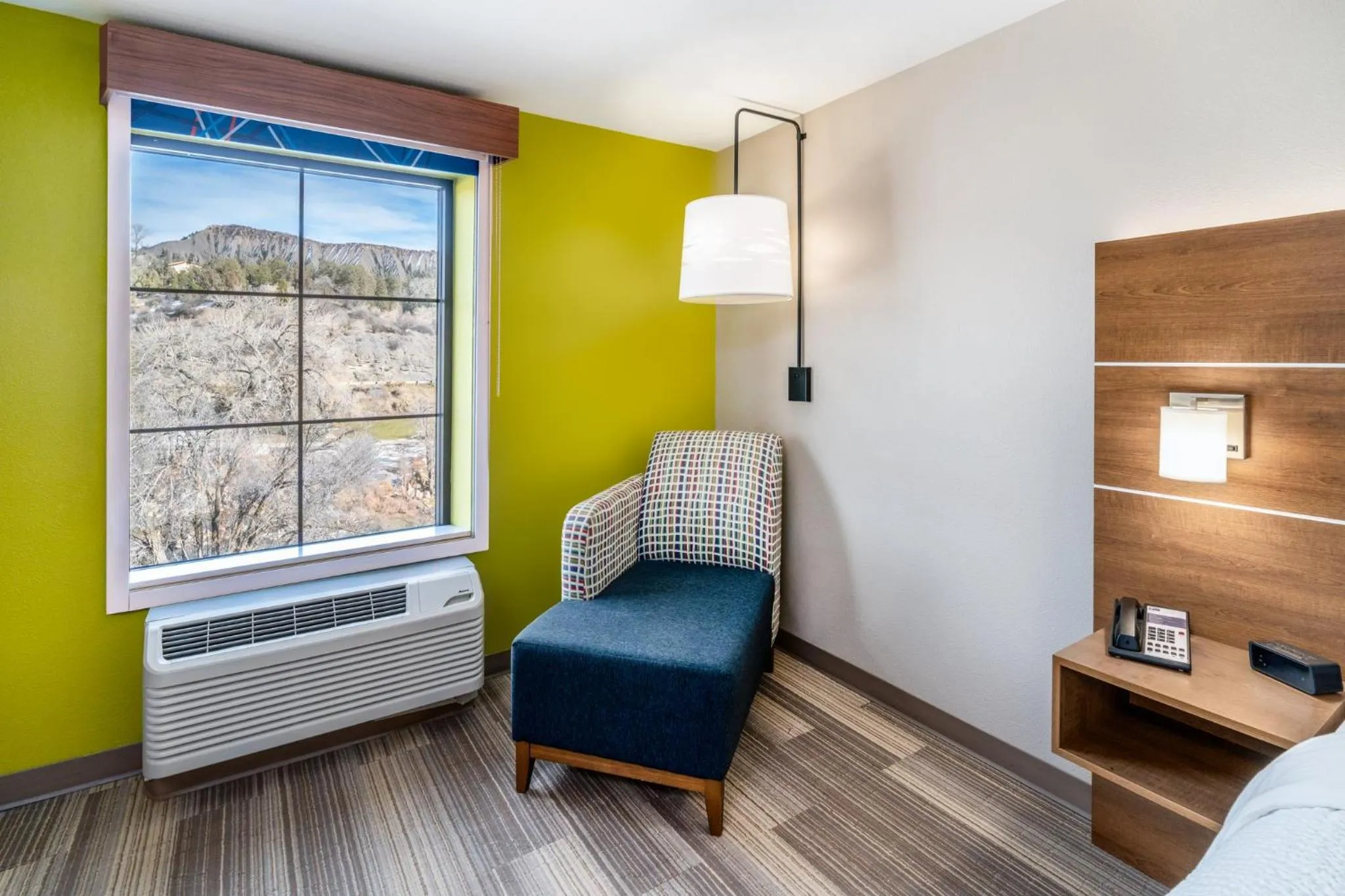 Photo of the whole room, Bed in Holiday Inn Express Durango Downtown- Animas River