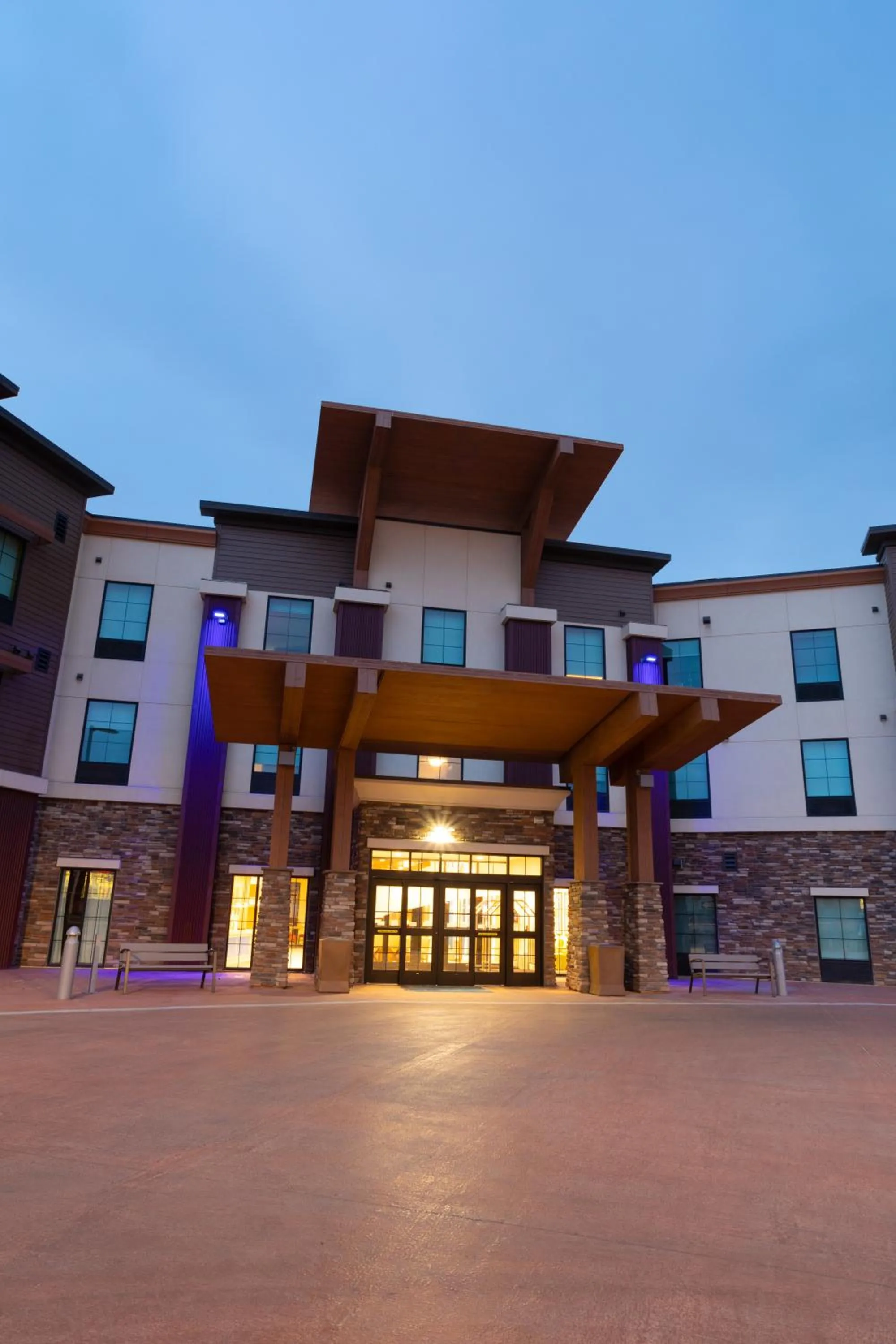 Facade/entrance in Holiday Inn Express Durango Downtown- Animas River