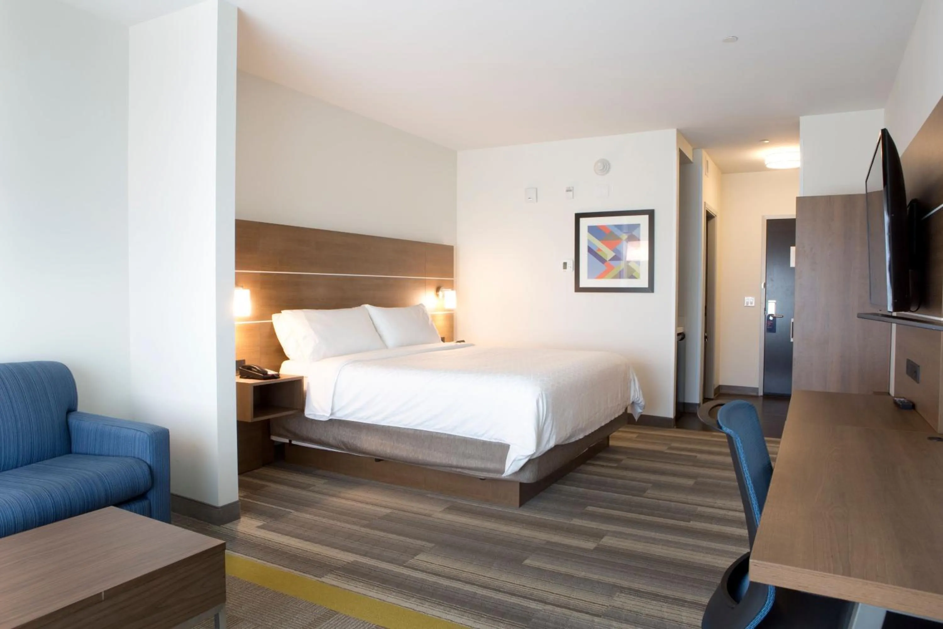 Photo of the whole room, Bed in Holiday Inn Express & Suites - Edmonton SW – Windermere by IHG