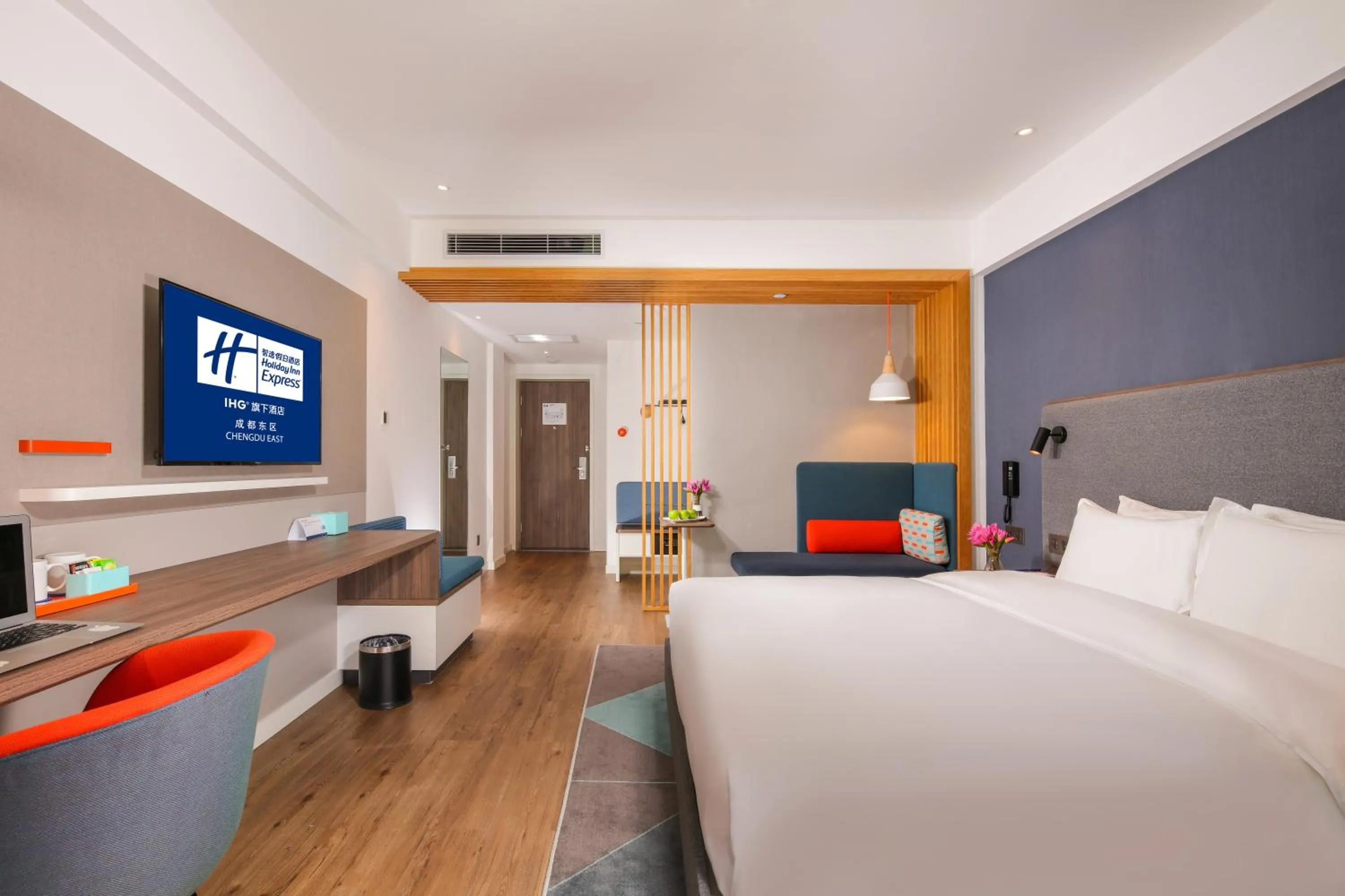 Bed in Holiday Inn Express Chengdu East Railway by lHG - Near The World Games Gymnasium