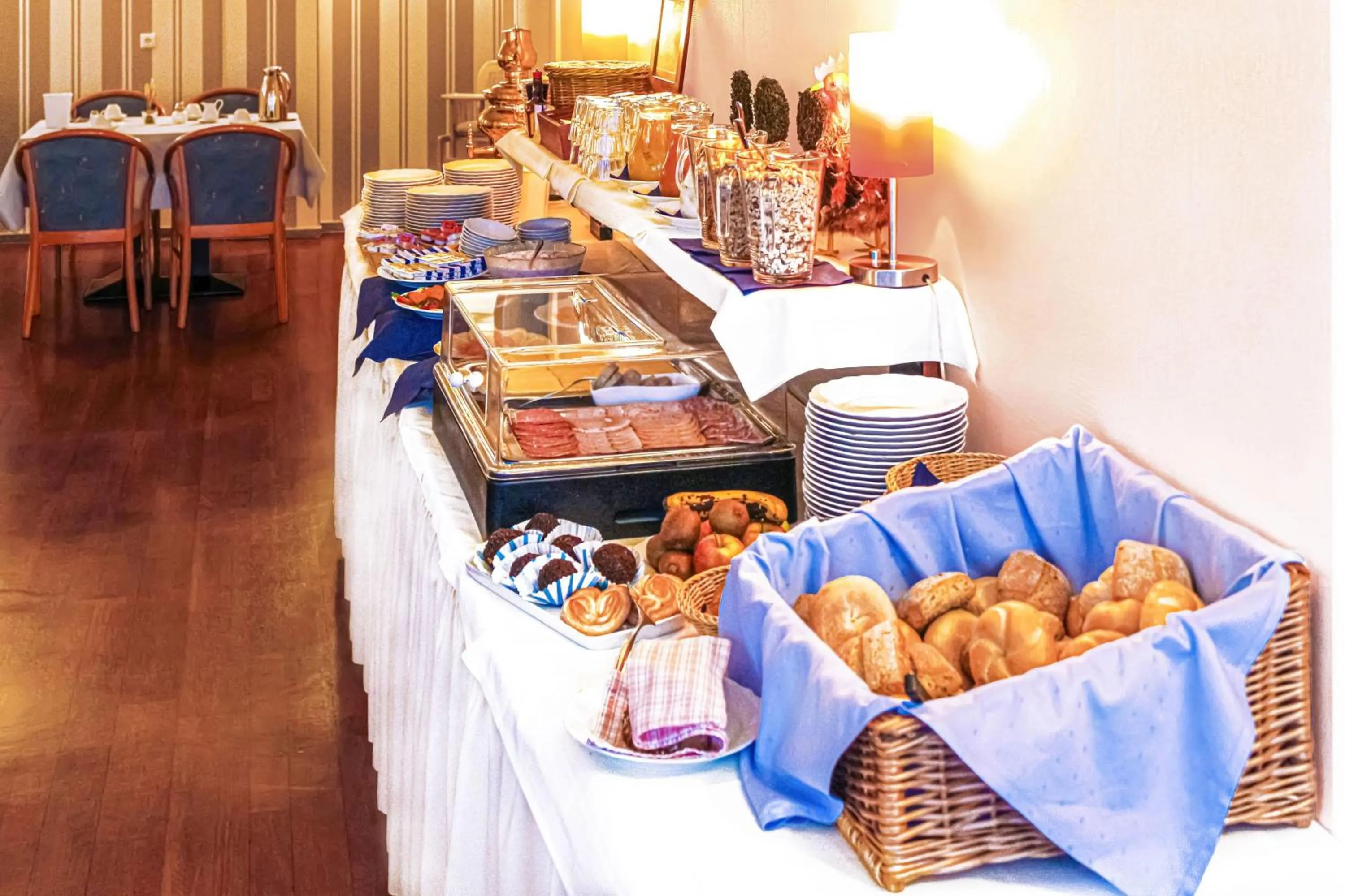 Buffet breakfast in Hotel Münkel