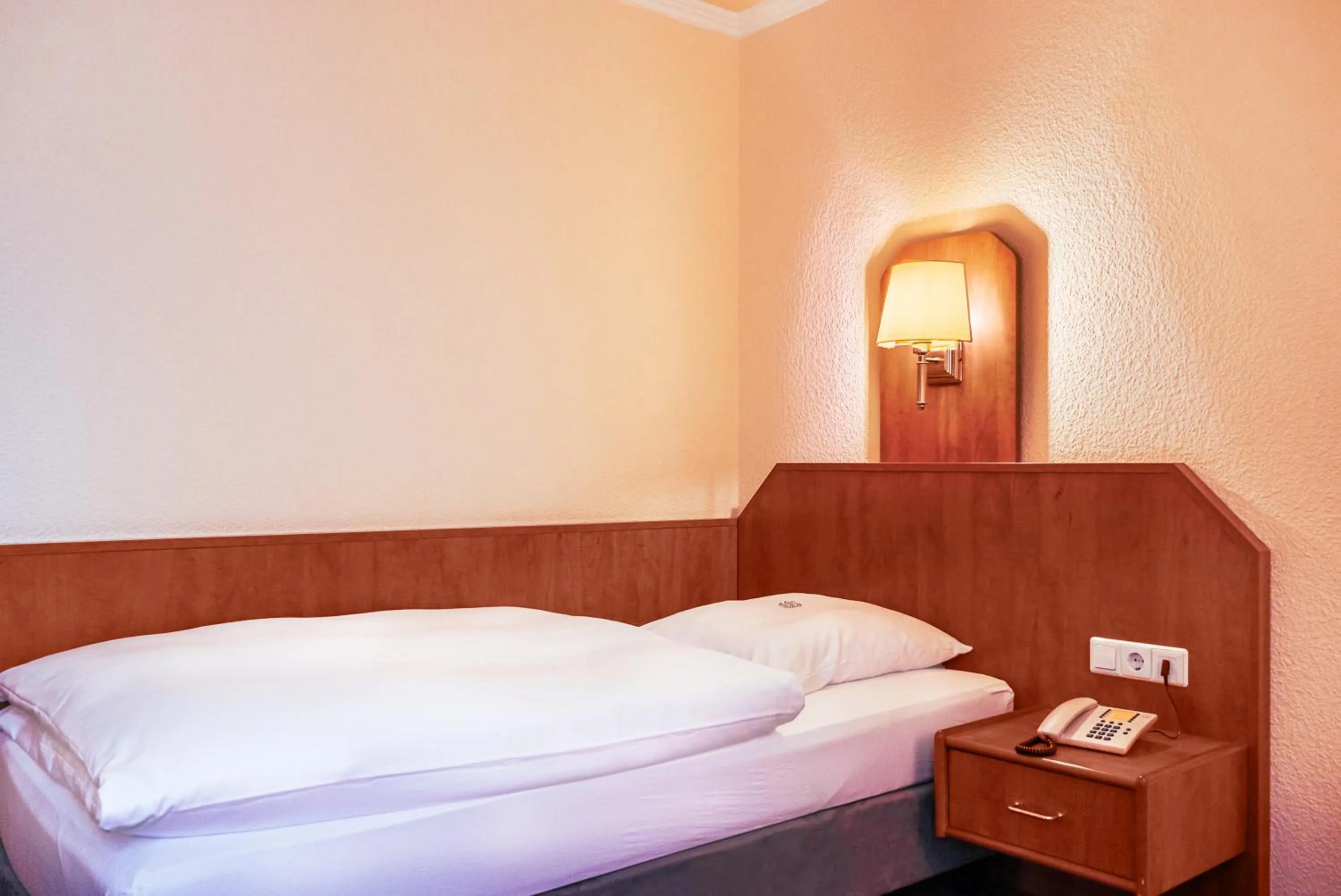 Photo of the whole room, Bed in Hotel Münkel