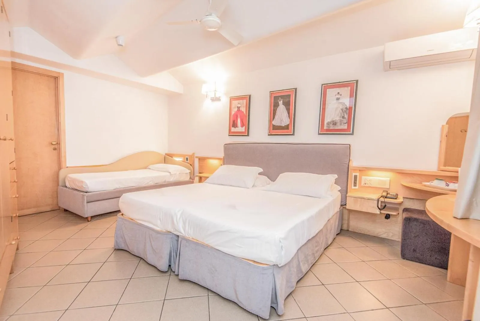 Bed in Hotel Riva degli Etruschi