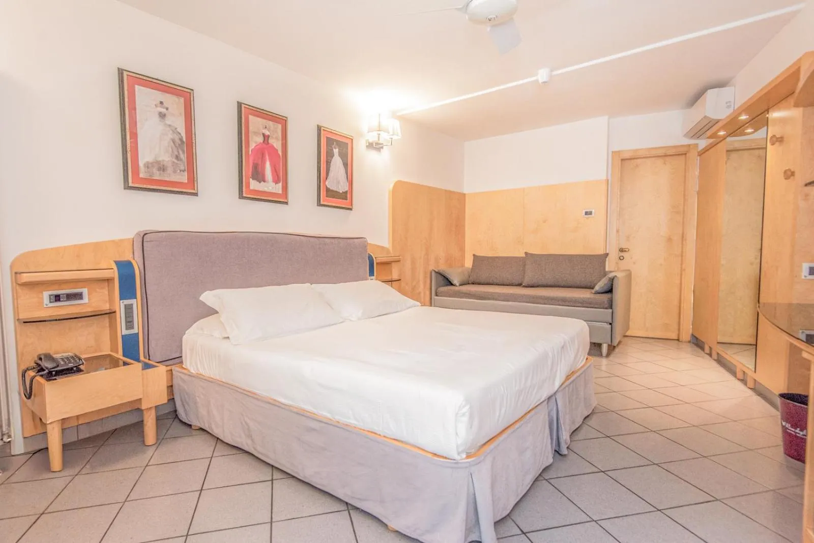 Bed in Hotel Riva degli Etruschi