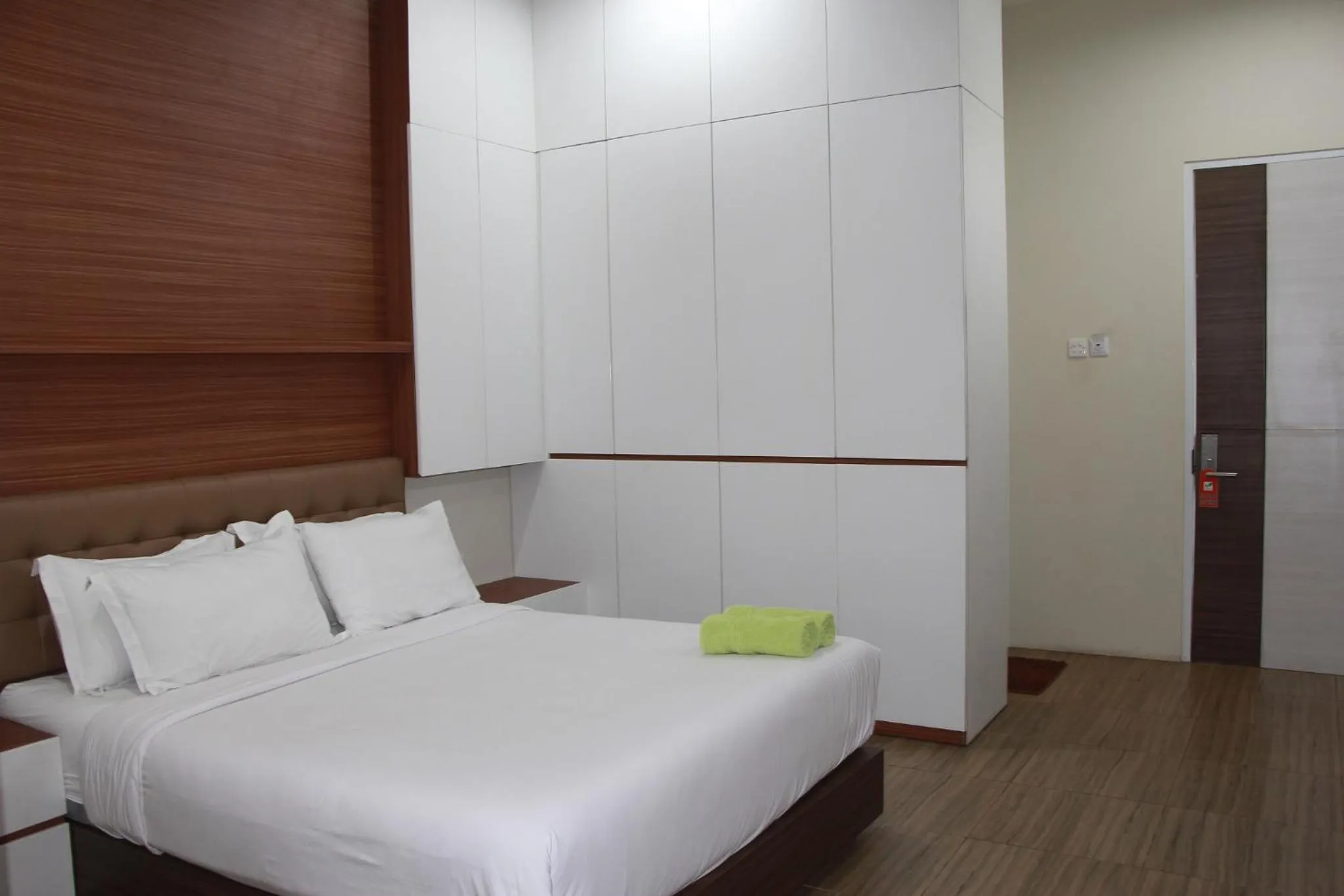 Bed in The Peak Guest House