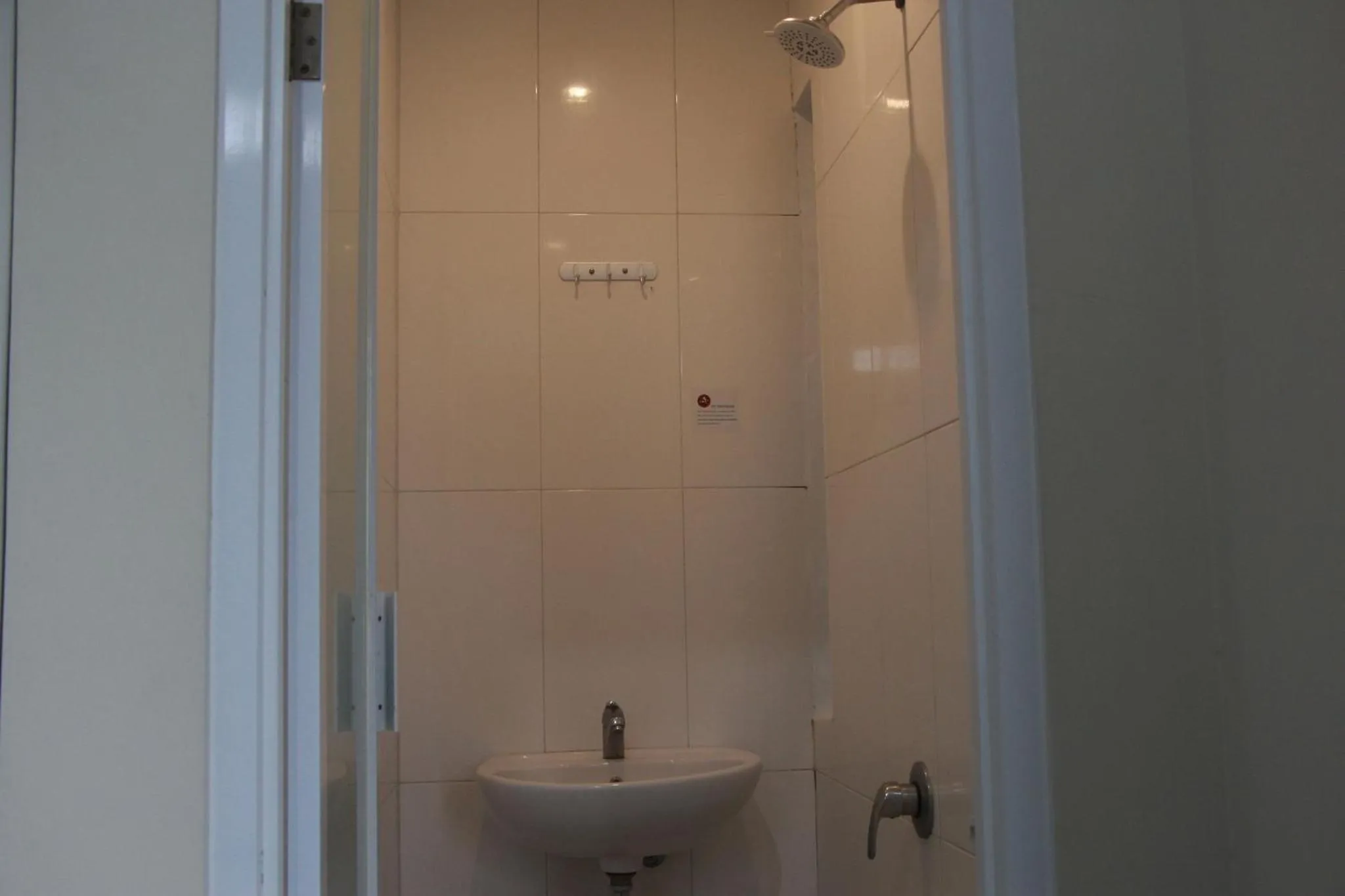 Shower in The Peak Guest House