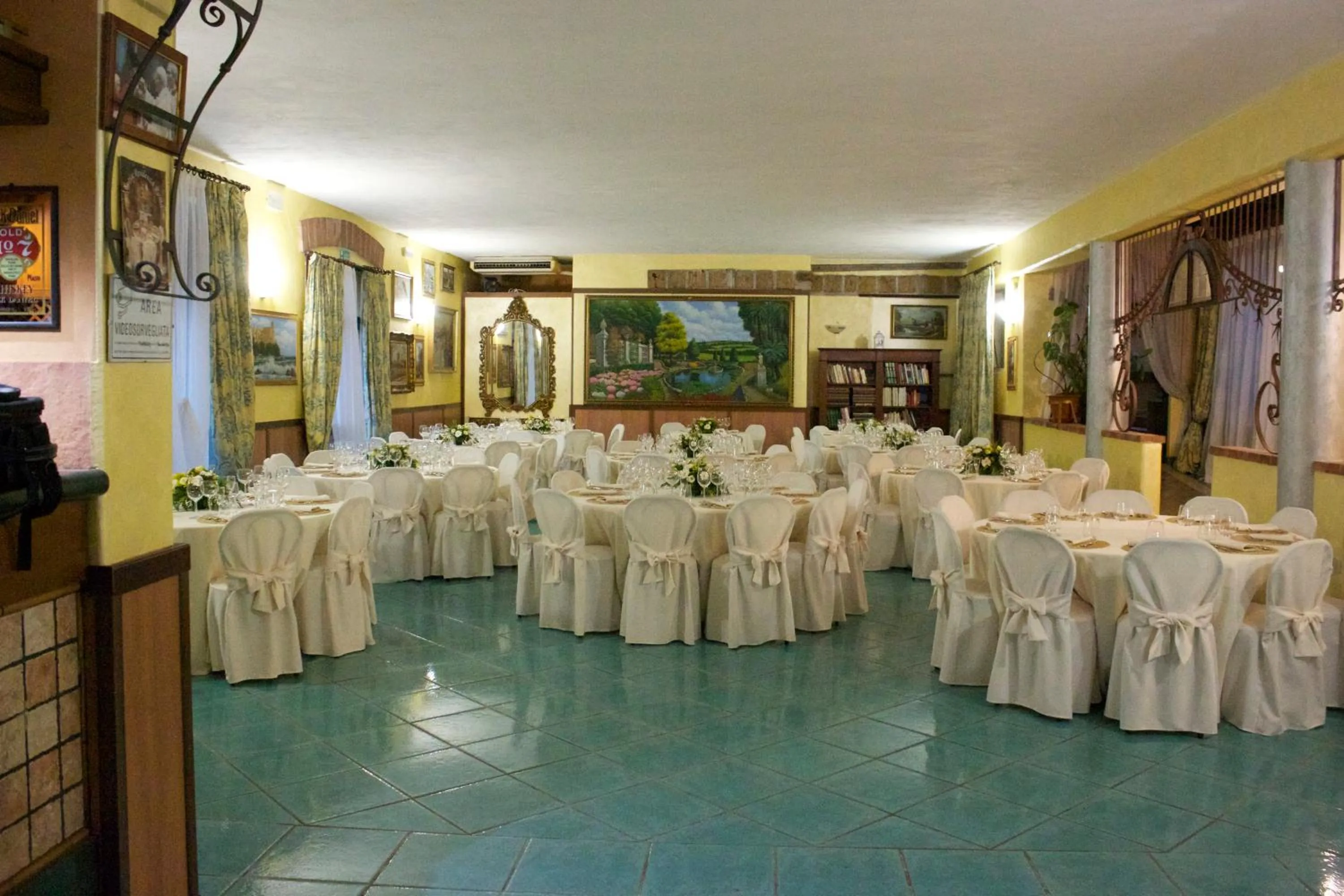 Restaurant/places to eat in Hotel Antico Residence Roma