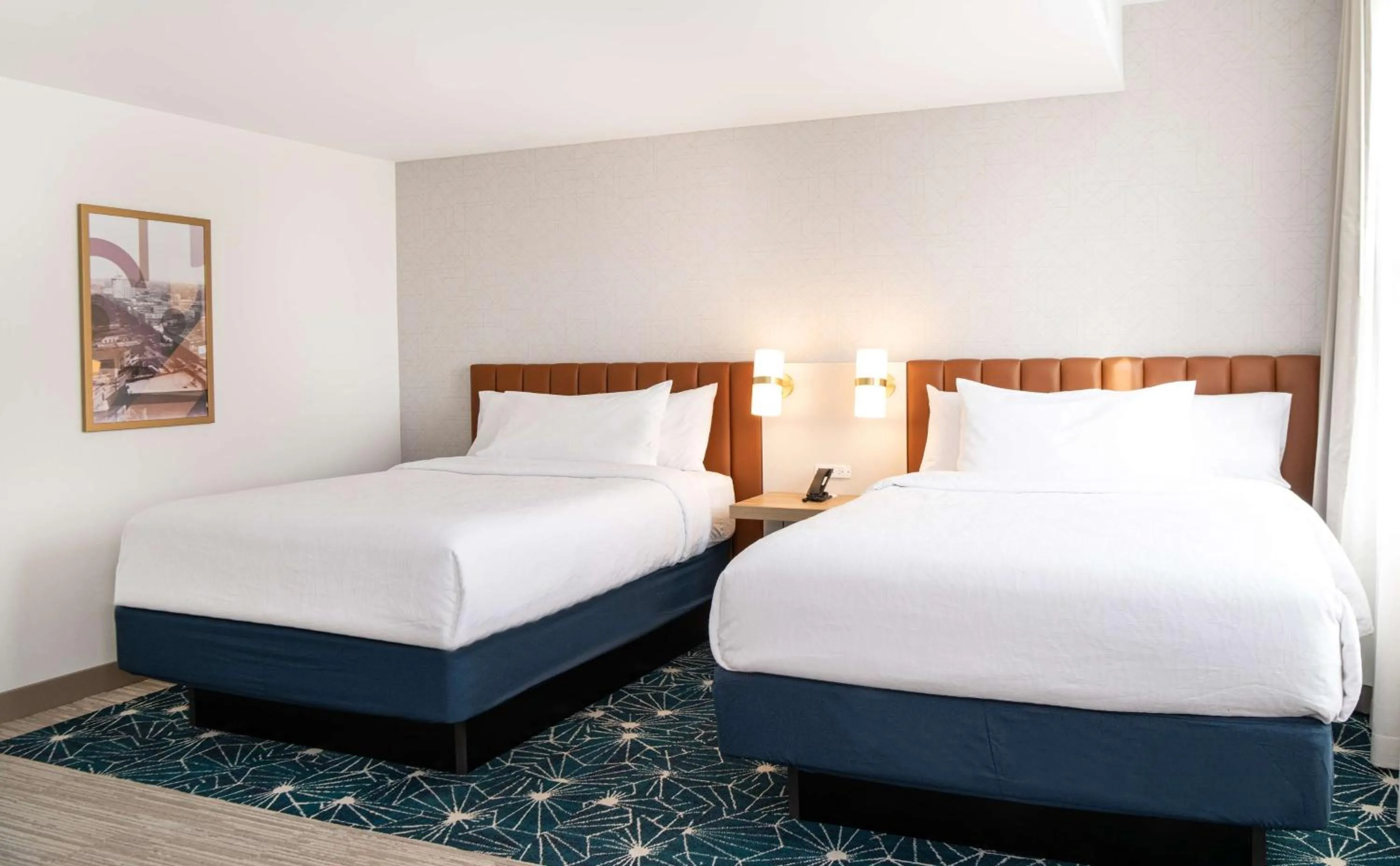 Bed in Hilton Garden Inn Flint Downtown