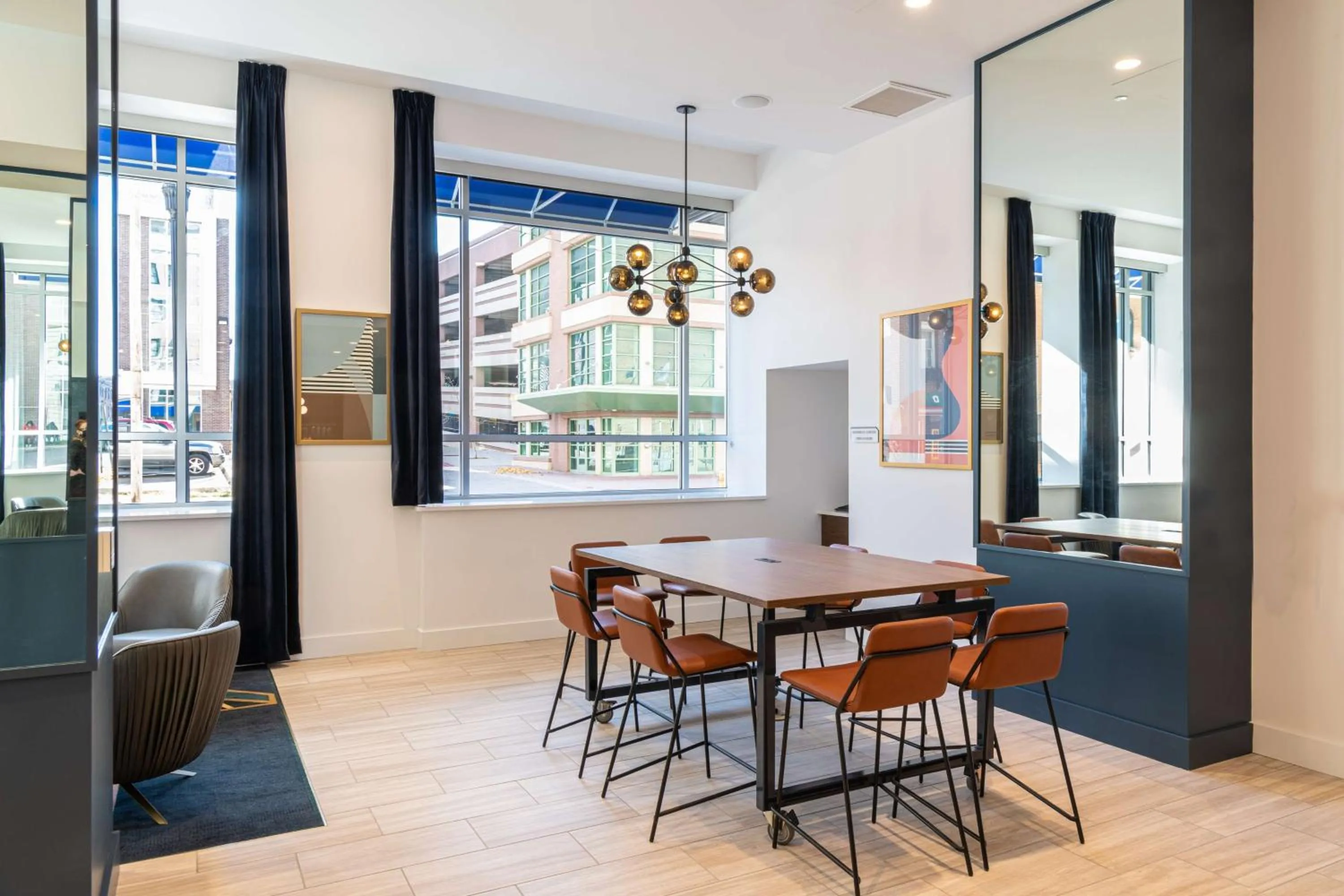 Lobby or reception in Hilton Garden Inn Flint Downtown