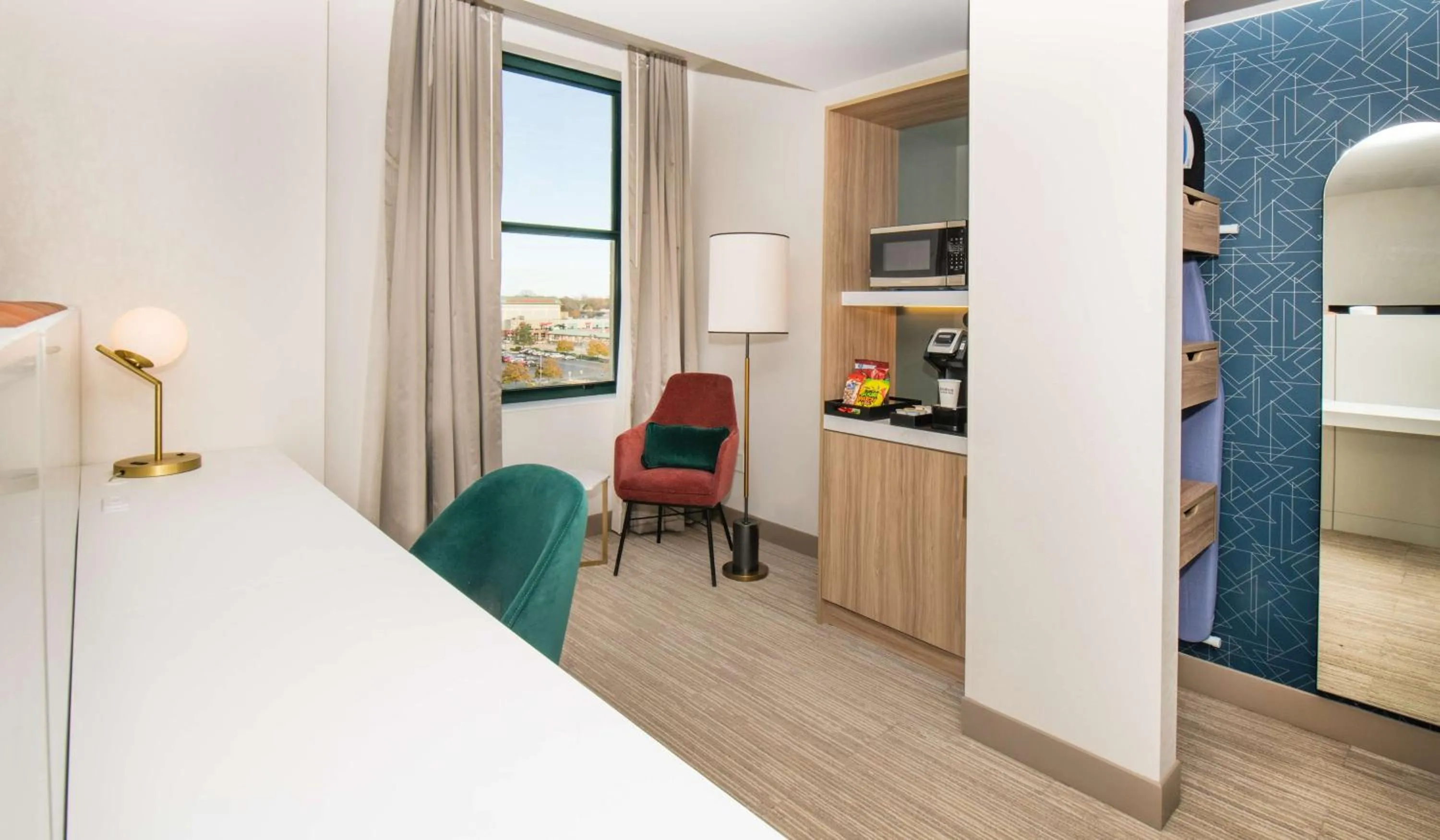 Bedroom, Bed in Hilton Garden Inn Flint Downtown