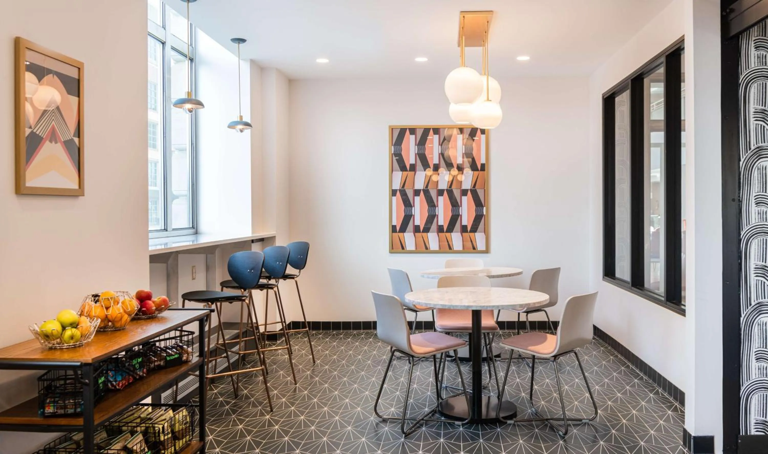 Restaurant/places to eat in Hilton Garden Inn Flint Downtown