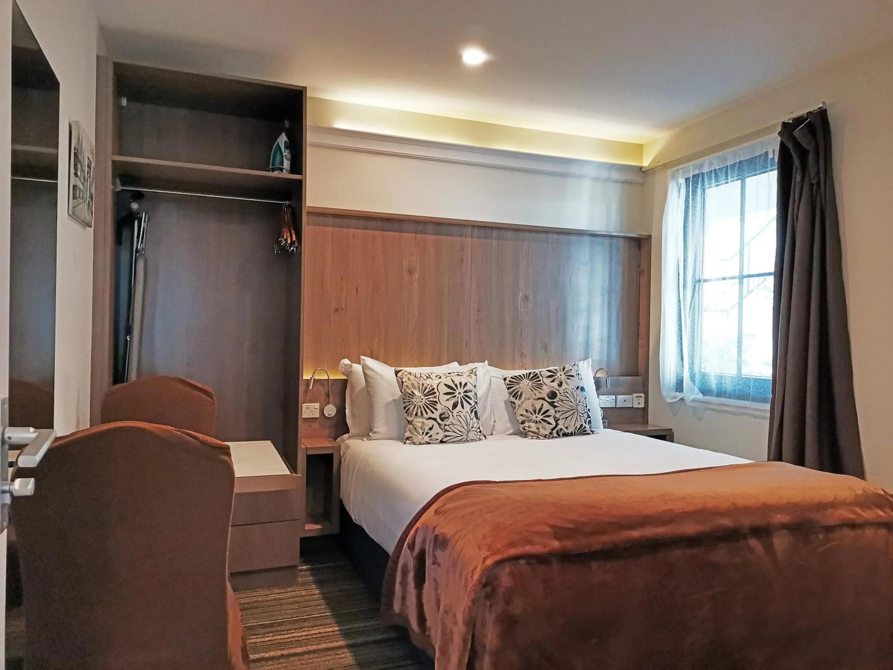 Bed in The Salisbury Business Class