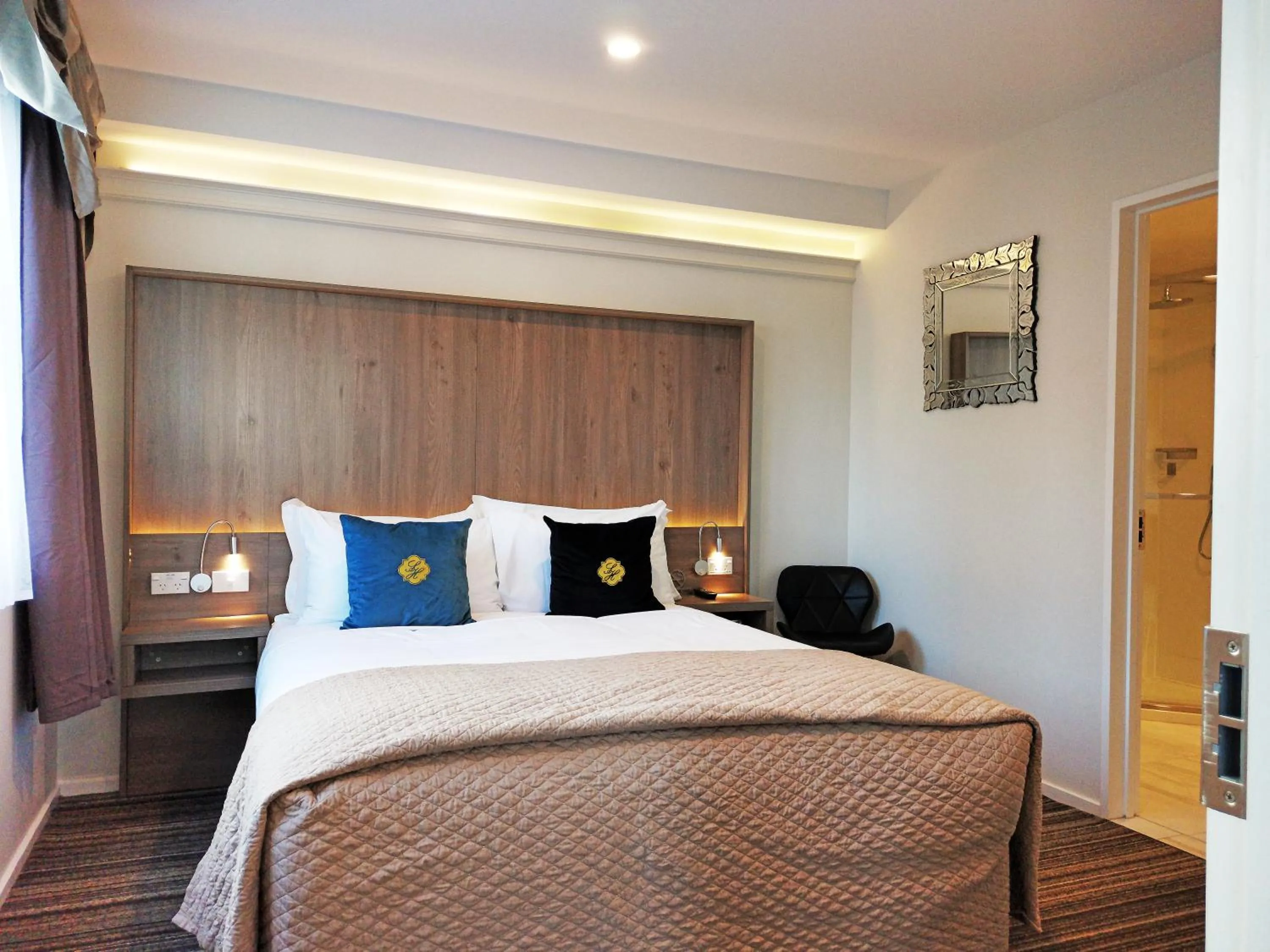 Bed in The Salisbury Business Class