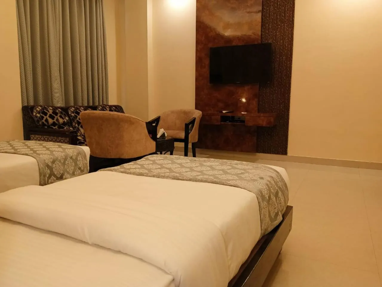 Bed in Hotel Zion Inn, Cantonment, Varanasi