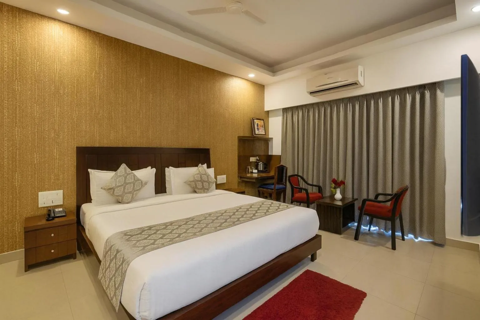 Bed in Hotel Zion Inn, Cantonment, Varanasi