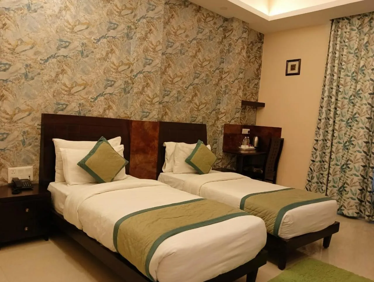 Bed in Hotel Zion Inn, Cantonment, Varanasi